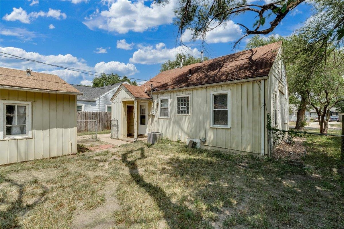 2027 S Gold St Property Photo 33