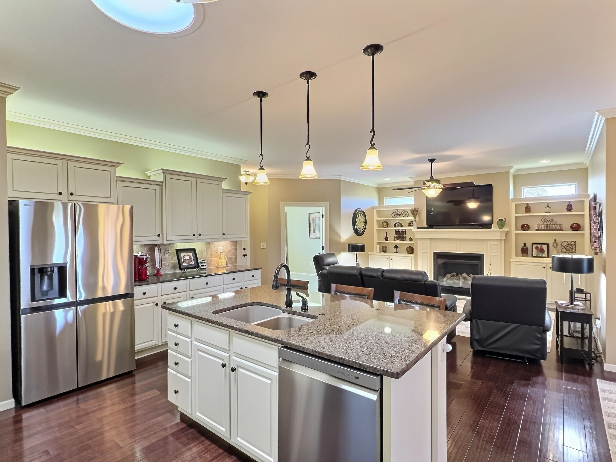 1723 Casey Property Photo 6