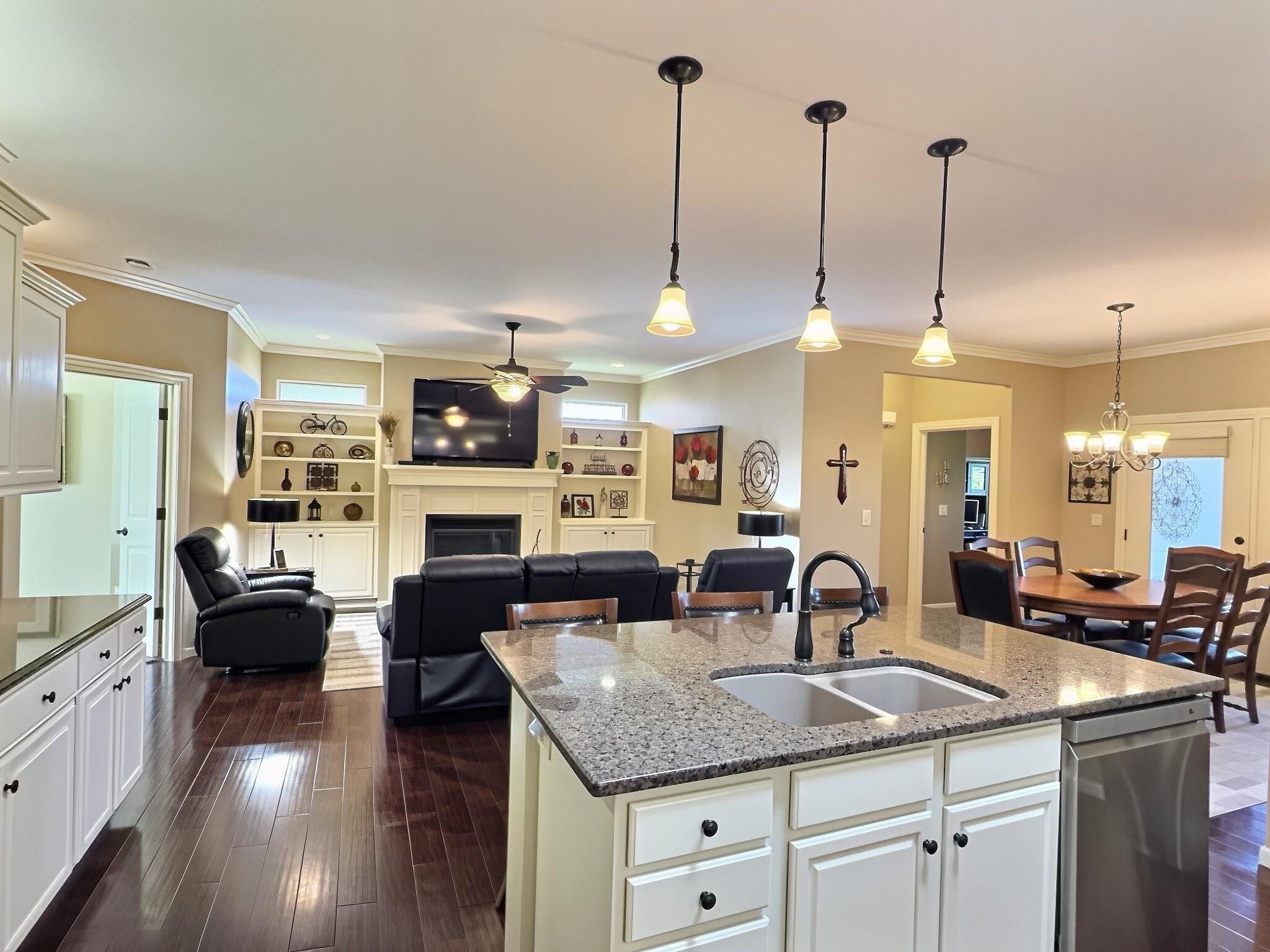 1723 Casey Property Photo 7