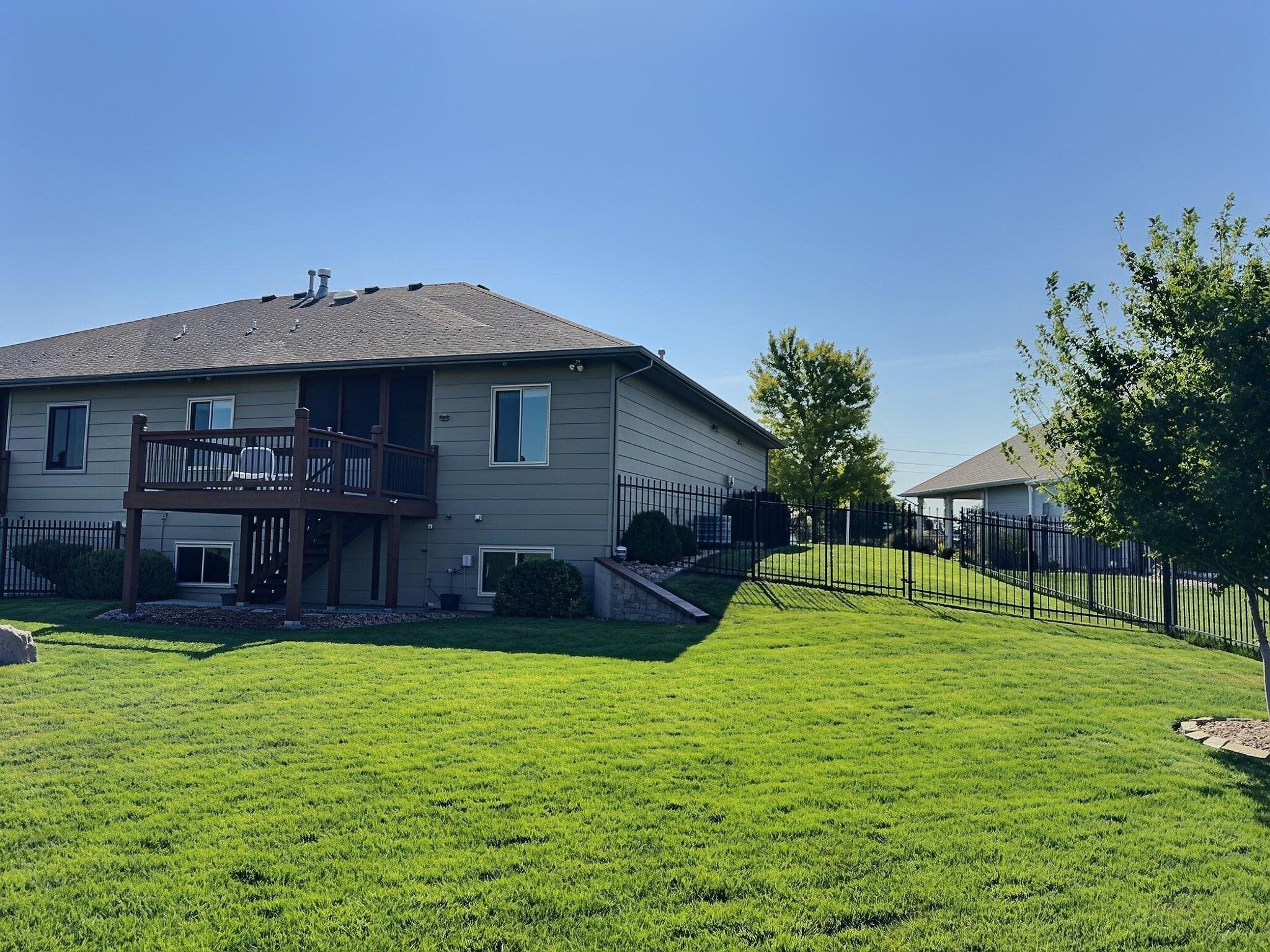 1723 Casey Property Photo 32