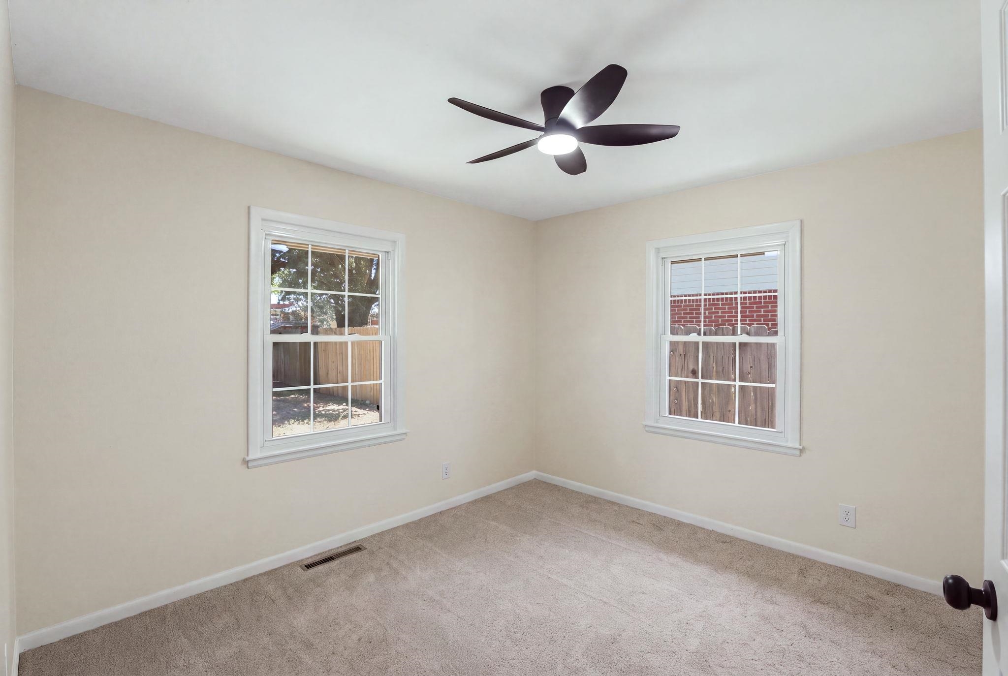 1214 N Westview Dr Property Photo 20