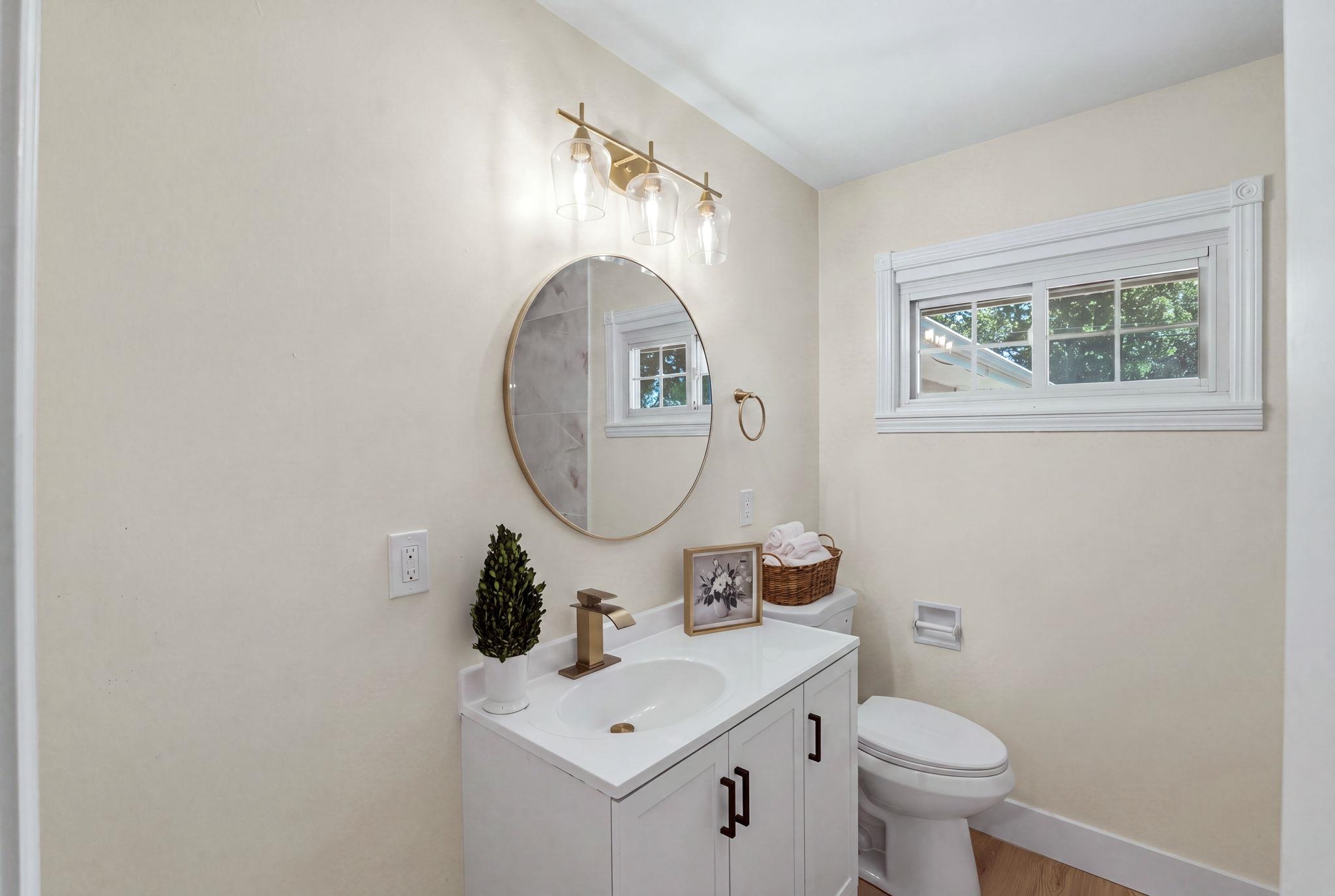 1214 N Westview Dr Property Photo 21
