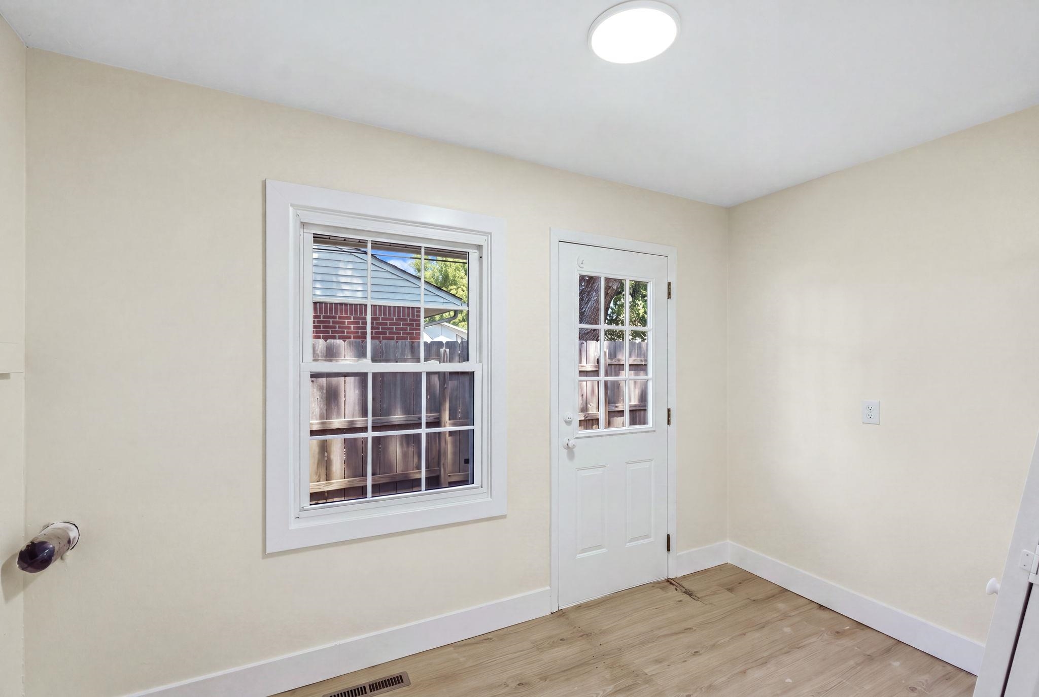 1214 N Westview Dr Property Photo 23