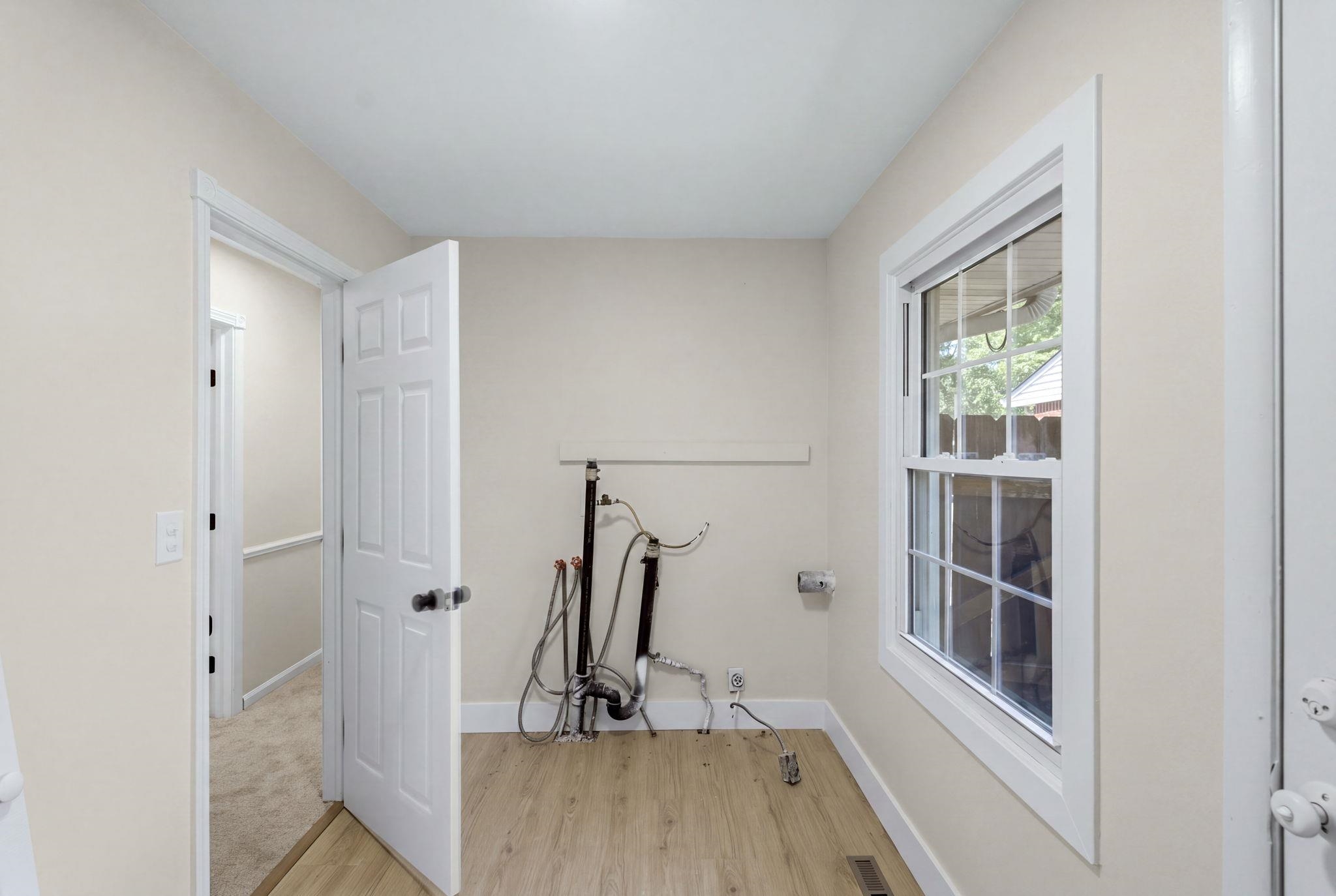 1214 N Westview Dr Property Photo 24