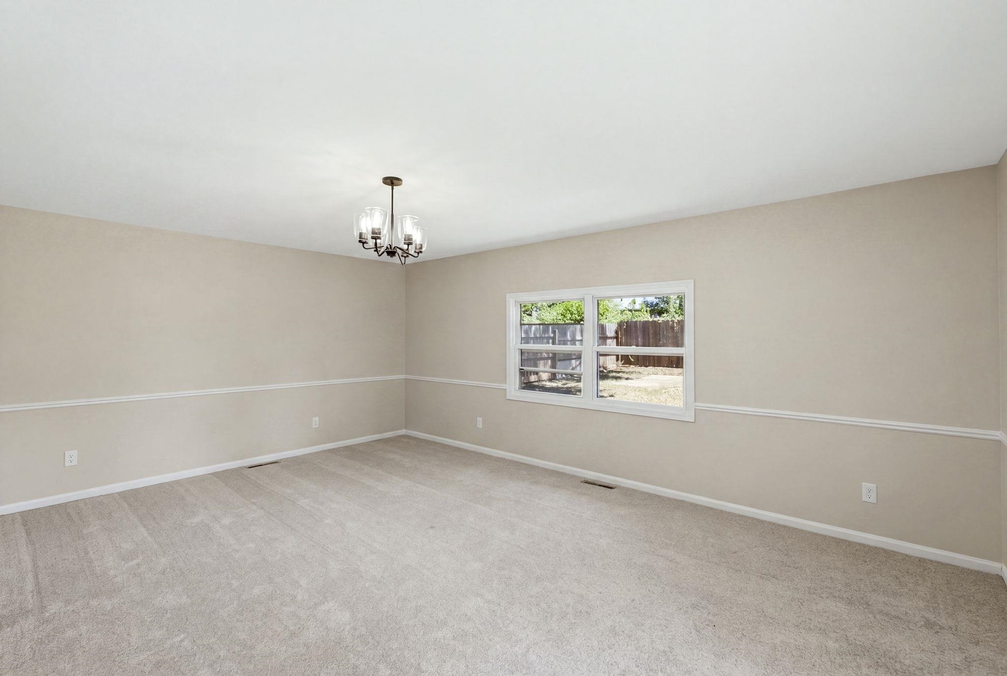 1214 N Westview Dr Property Photo 27