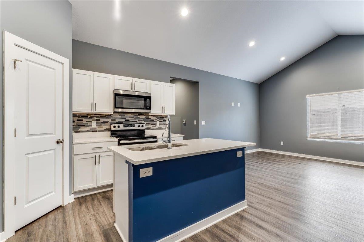 12113 W Fontana Property Photo 10