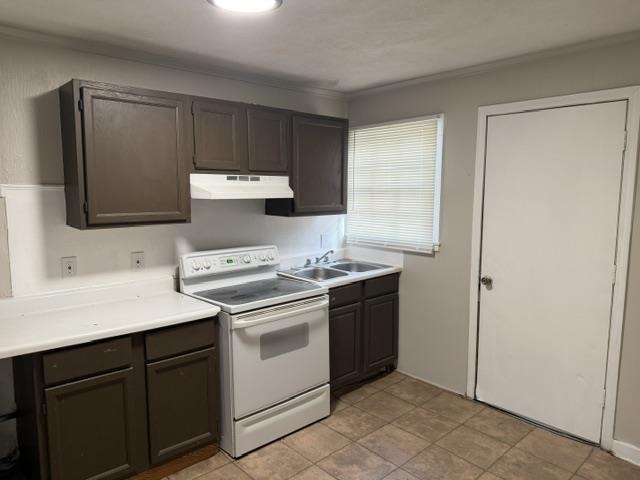 3165 S Clifton Property Photo 4