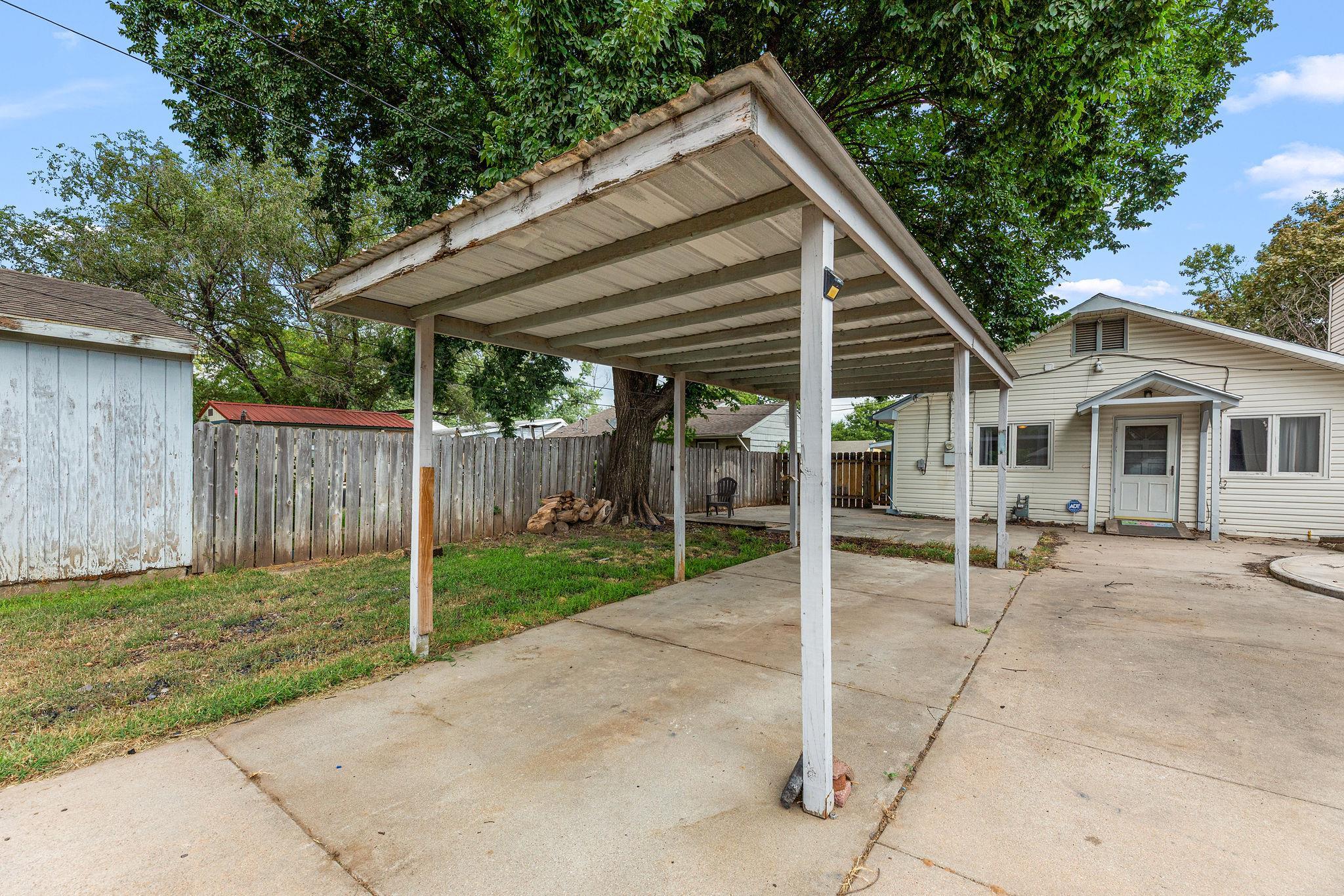 1527 E 6th Property Photo 31