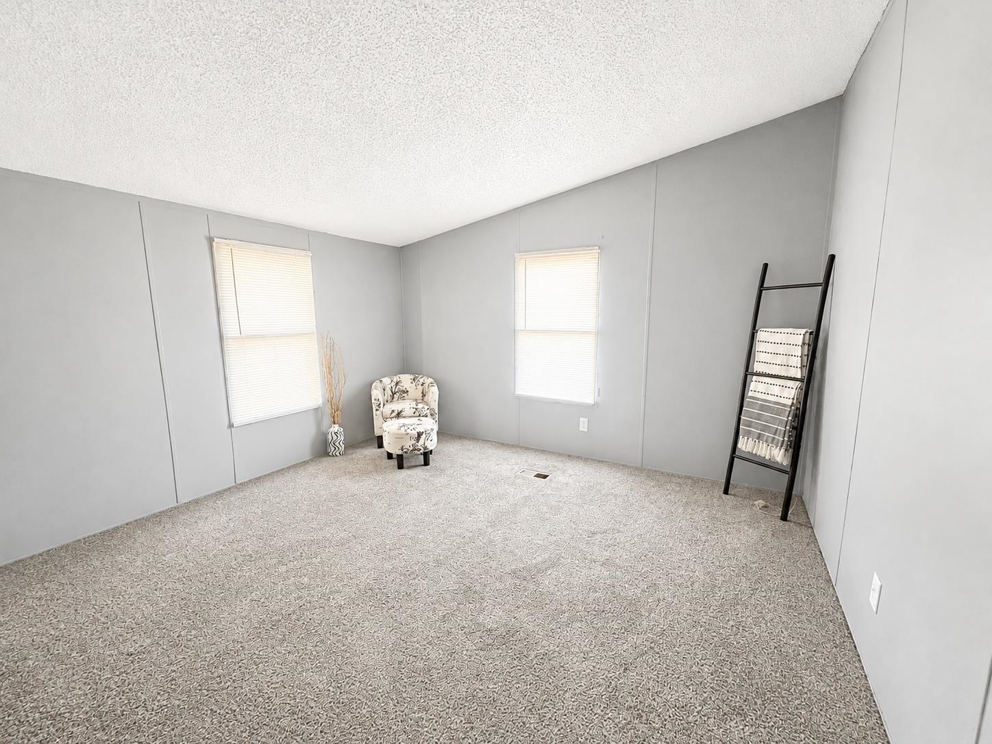 928 W Summey Property Photo 10