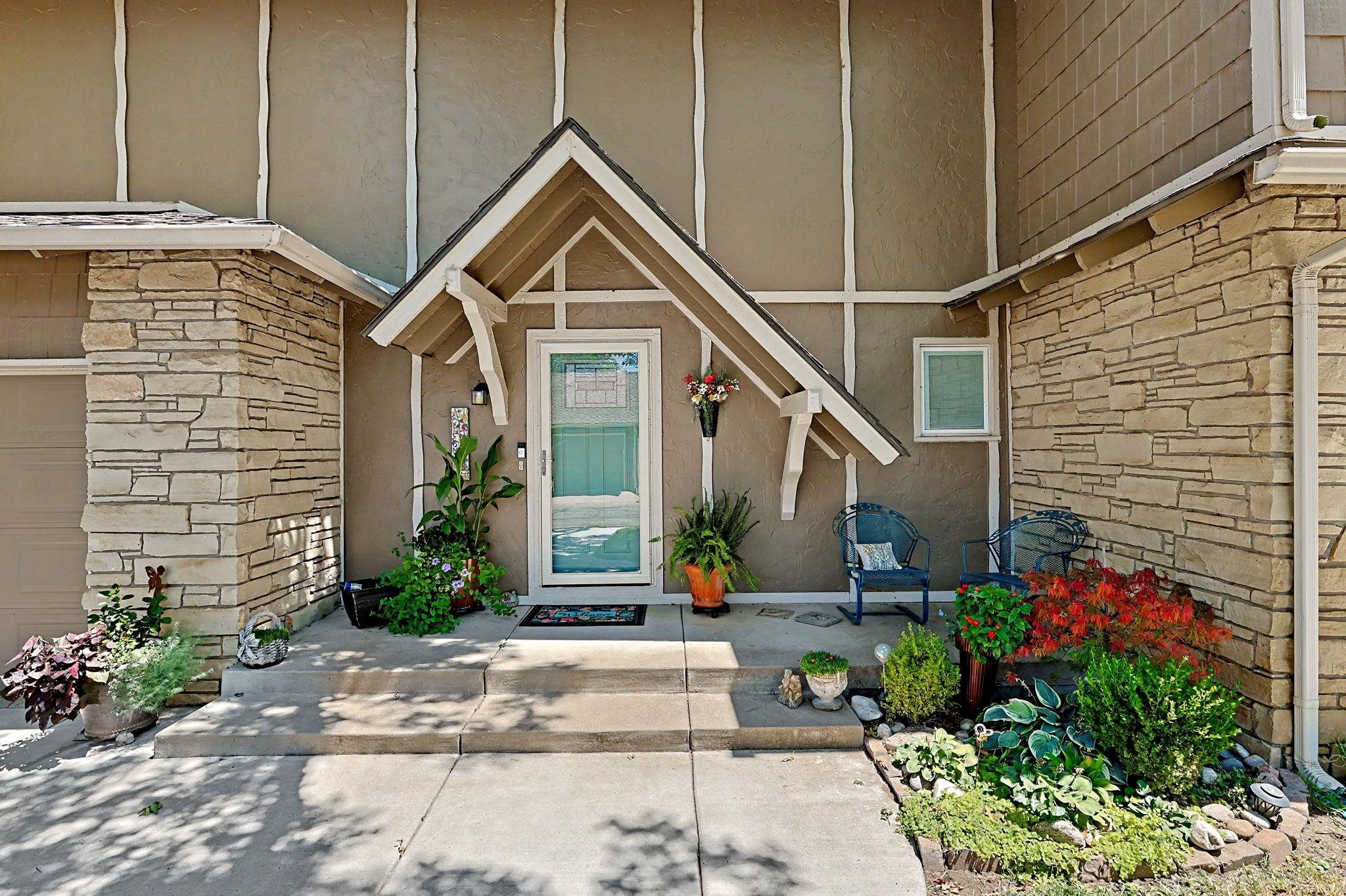 146 N Maize Property Photo 2