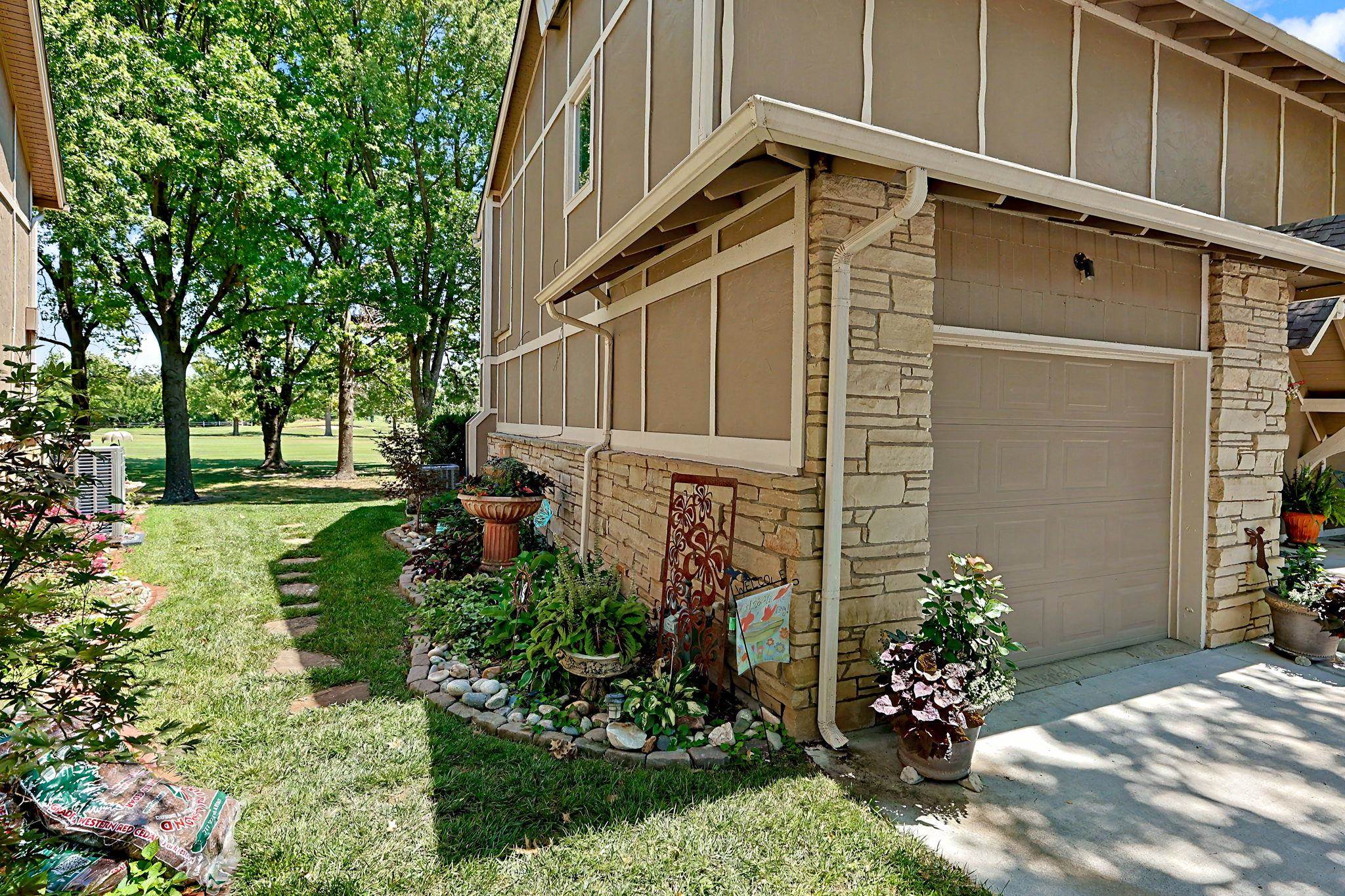 146 N Maize Property Photo 23