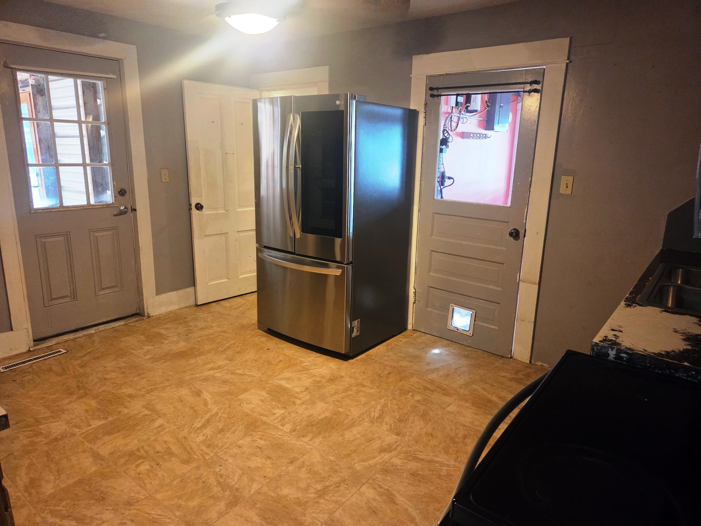 114 W Durst St Property Photo 5