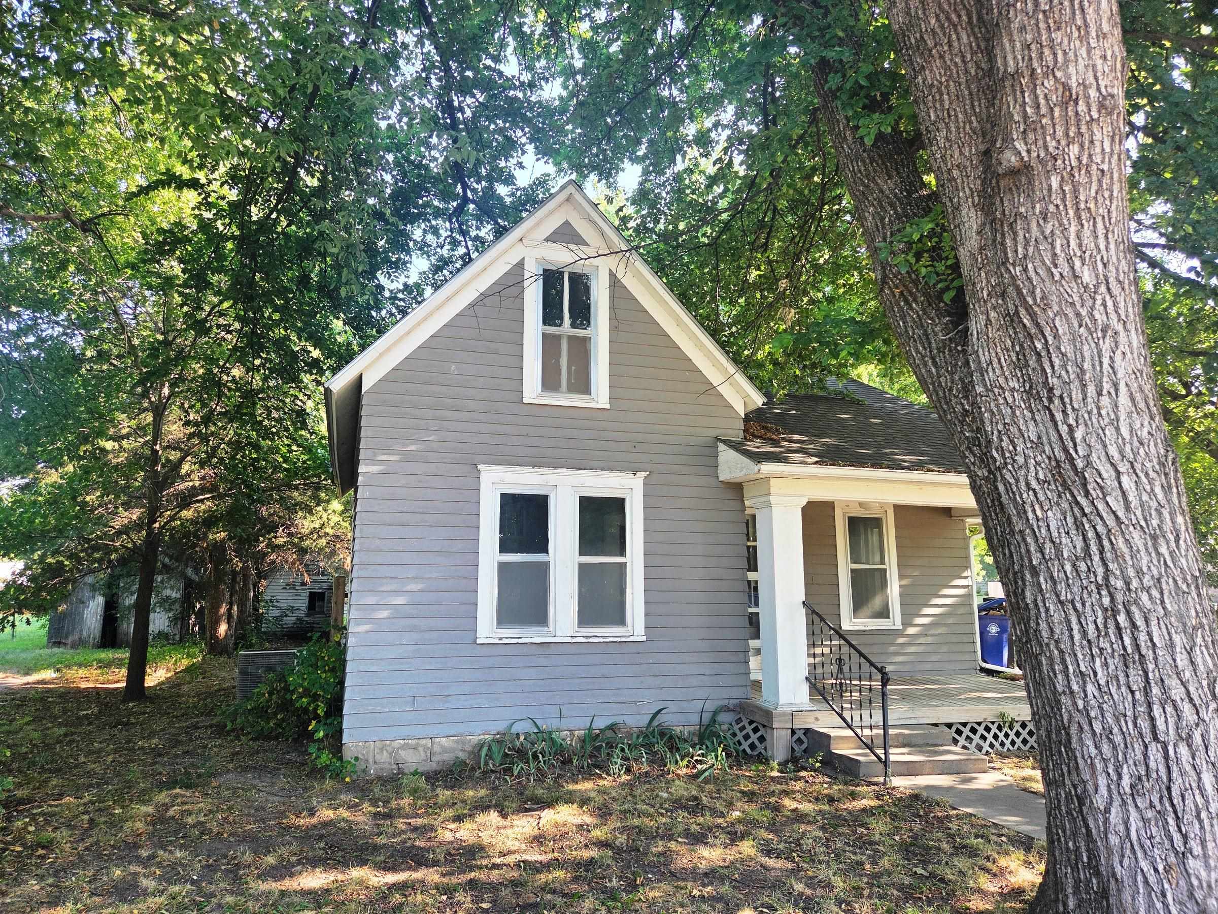 114 W Durst St Property Photo 16