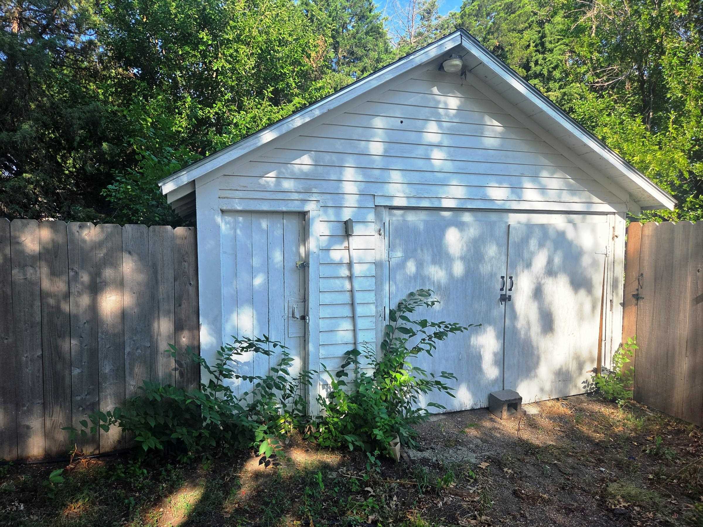 114 W Durst St Property Photo 20