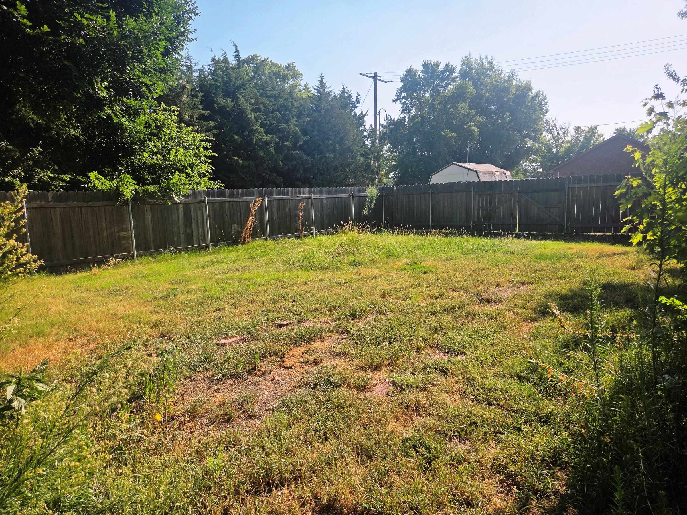 114 W Durst St Property Photo 21