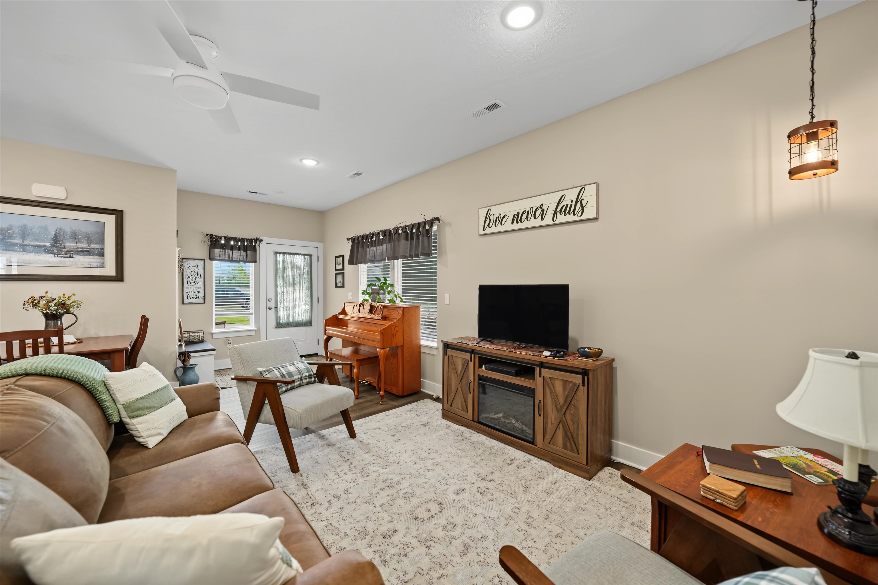 1007 Lingonberry Ln. Property Photo 3