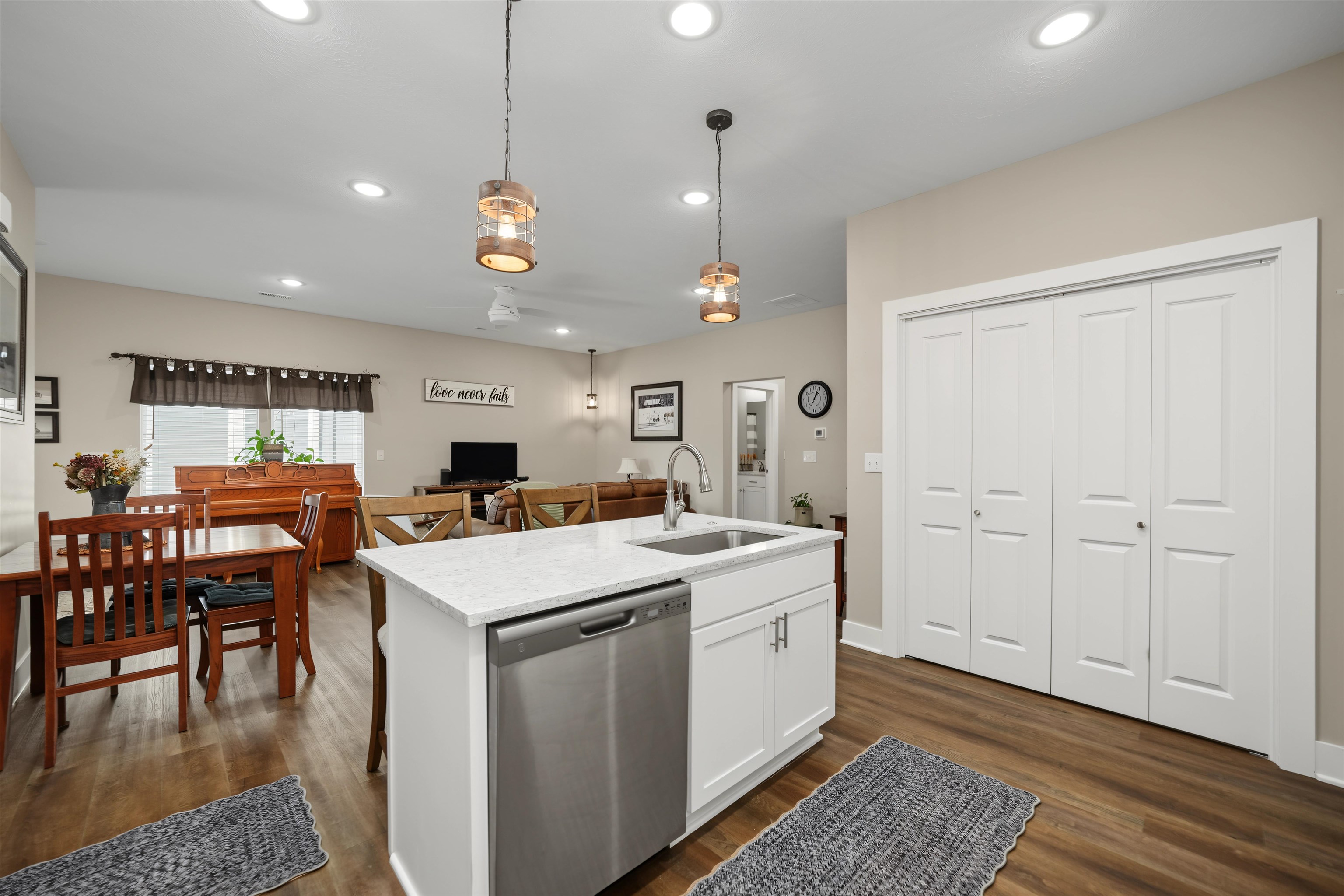1007 Lingonberry Ln. Property Photo 10
