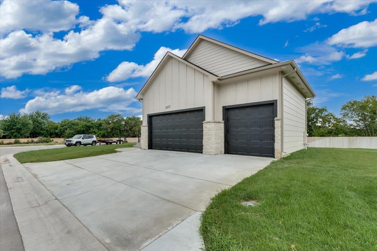 12025 W Cornelison Ct Property Photo 4