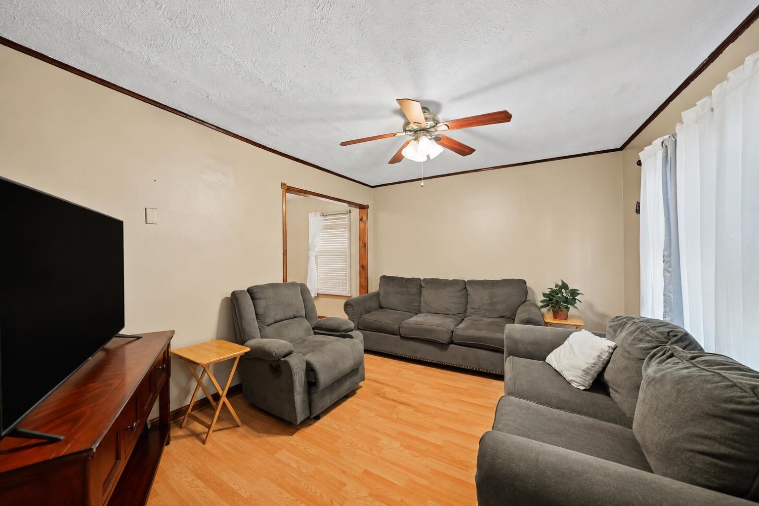 716 Washington St Property Photo 3