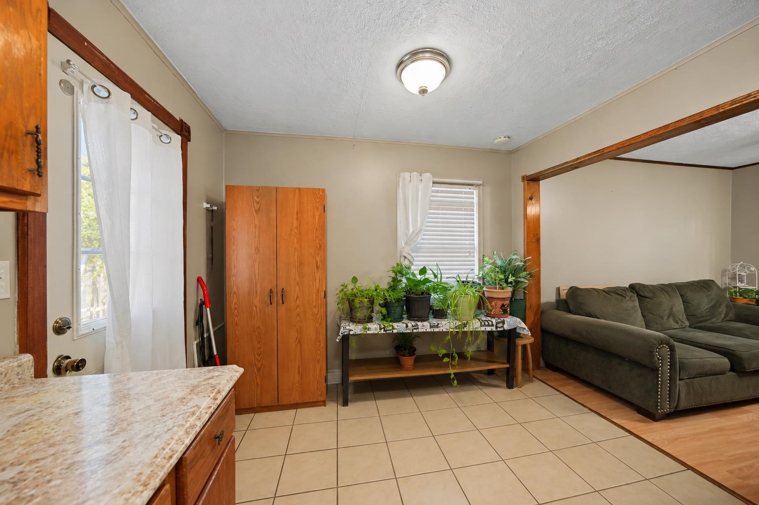 716 Washington St Property Photo 8