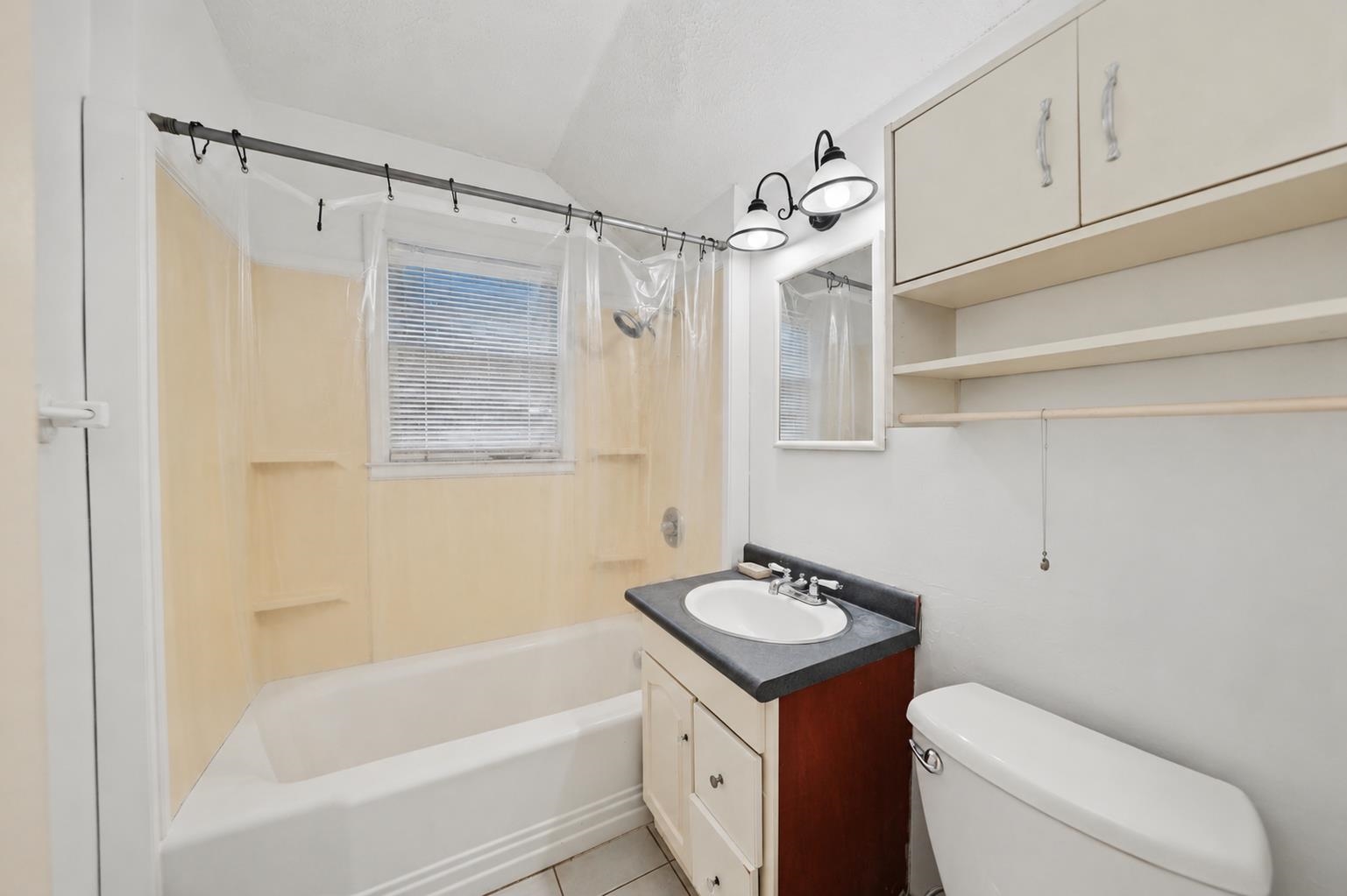716 Washington St Property Photo 9