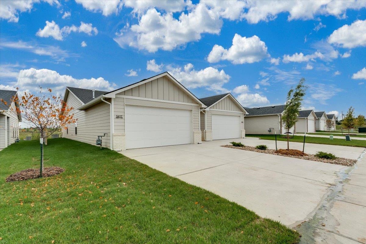 5417 W Rolly Property Photo 2