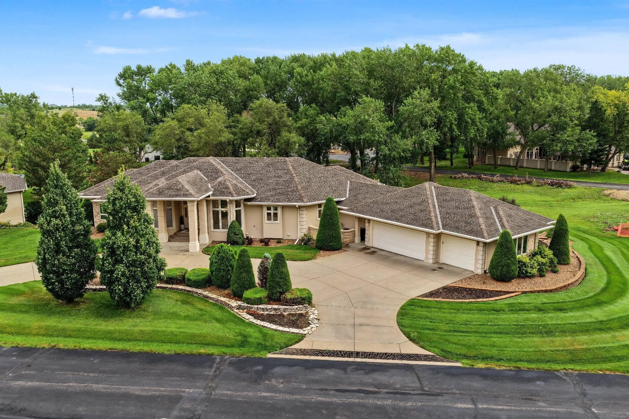 2486 Maclean Circle Property Photo 1