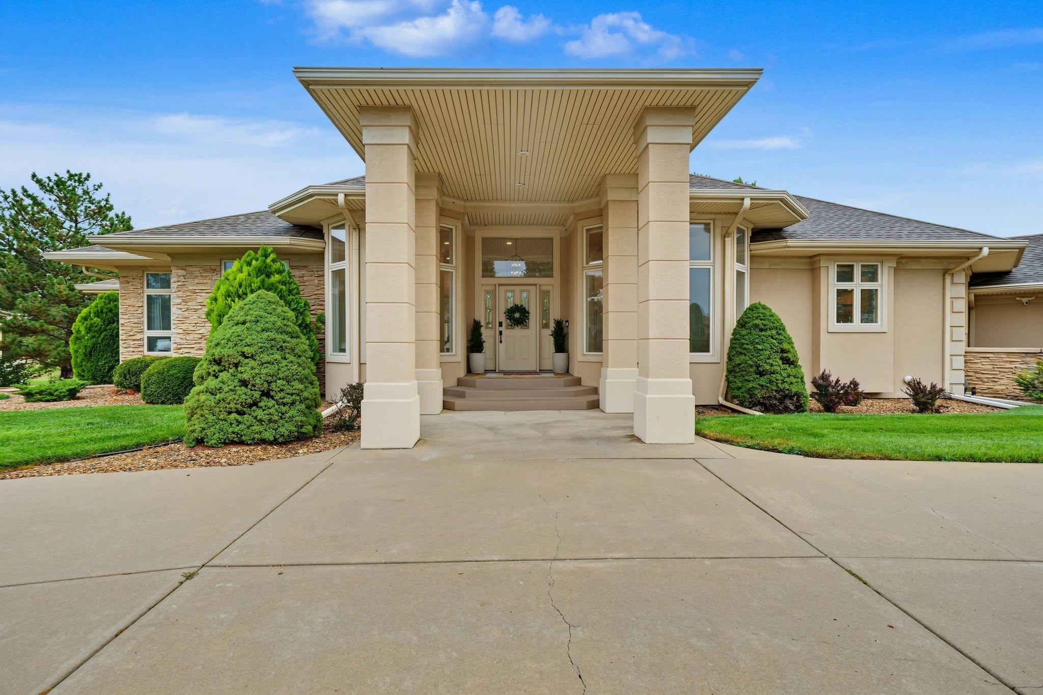 2486 Maclean Circle Property Photo 4