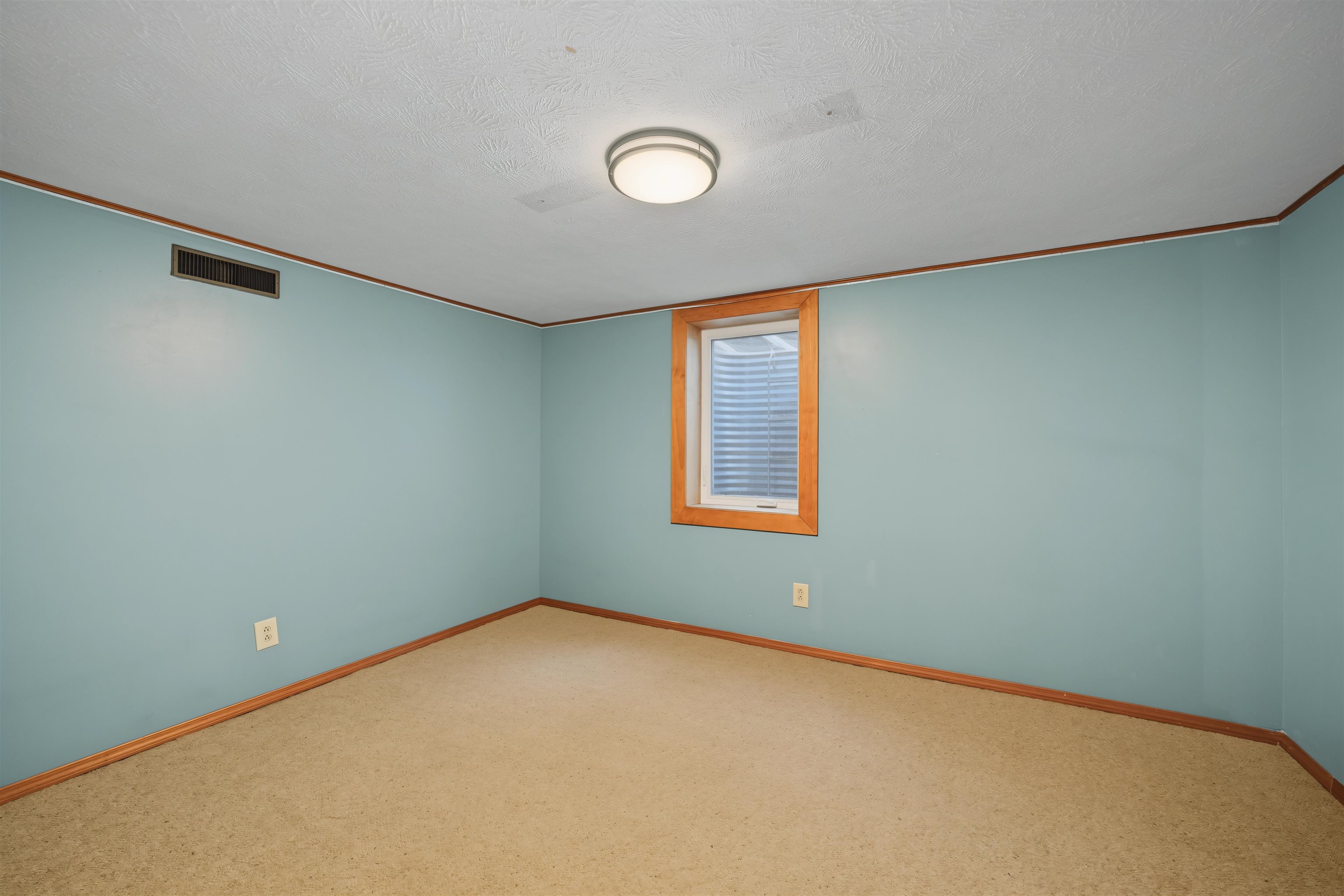 2151 Lewis St Property Photo 24