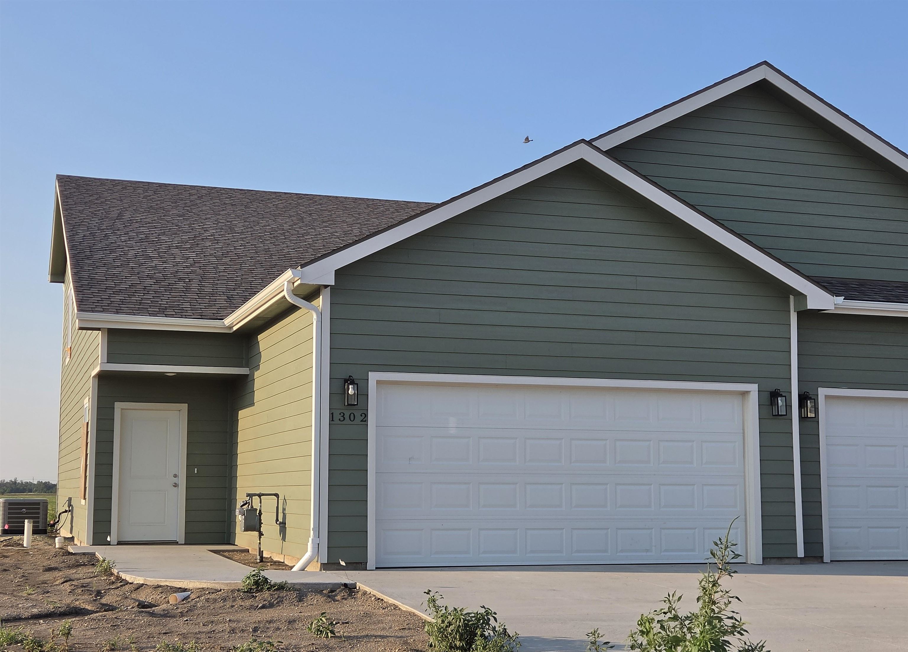 1302 Steve Hawley Ln. Property Photo 1