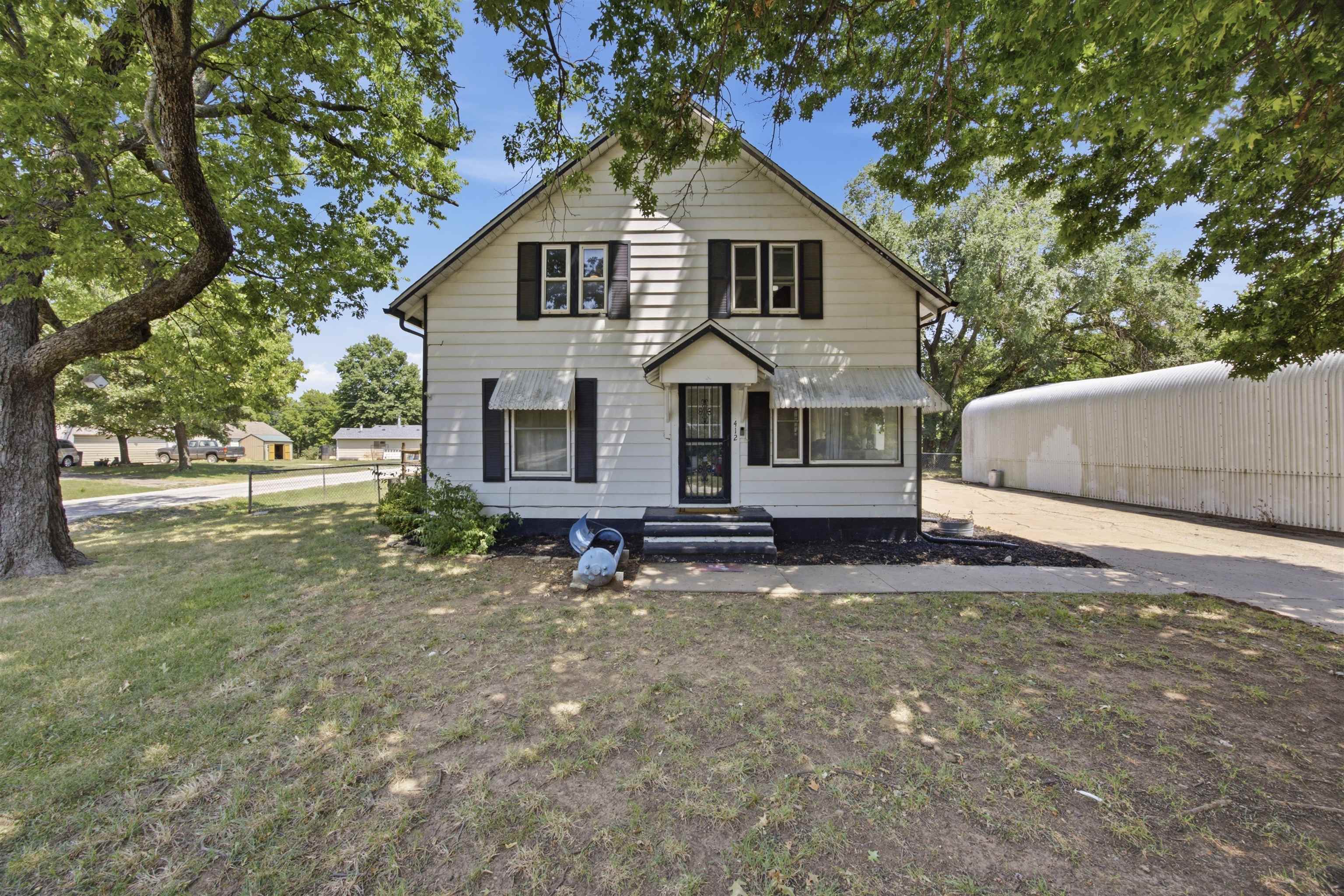 412 N Olive Property Photo 1