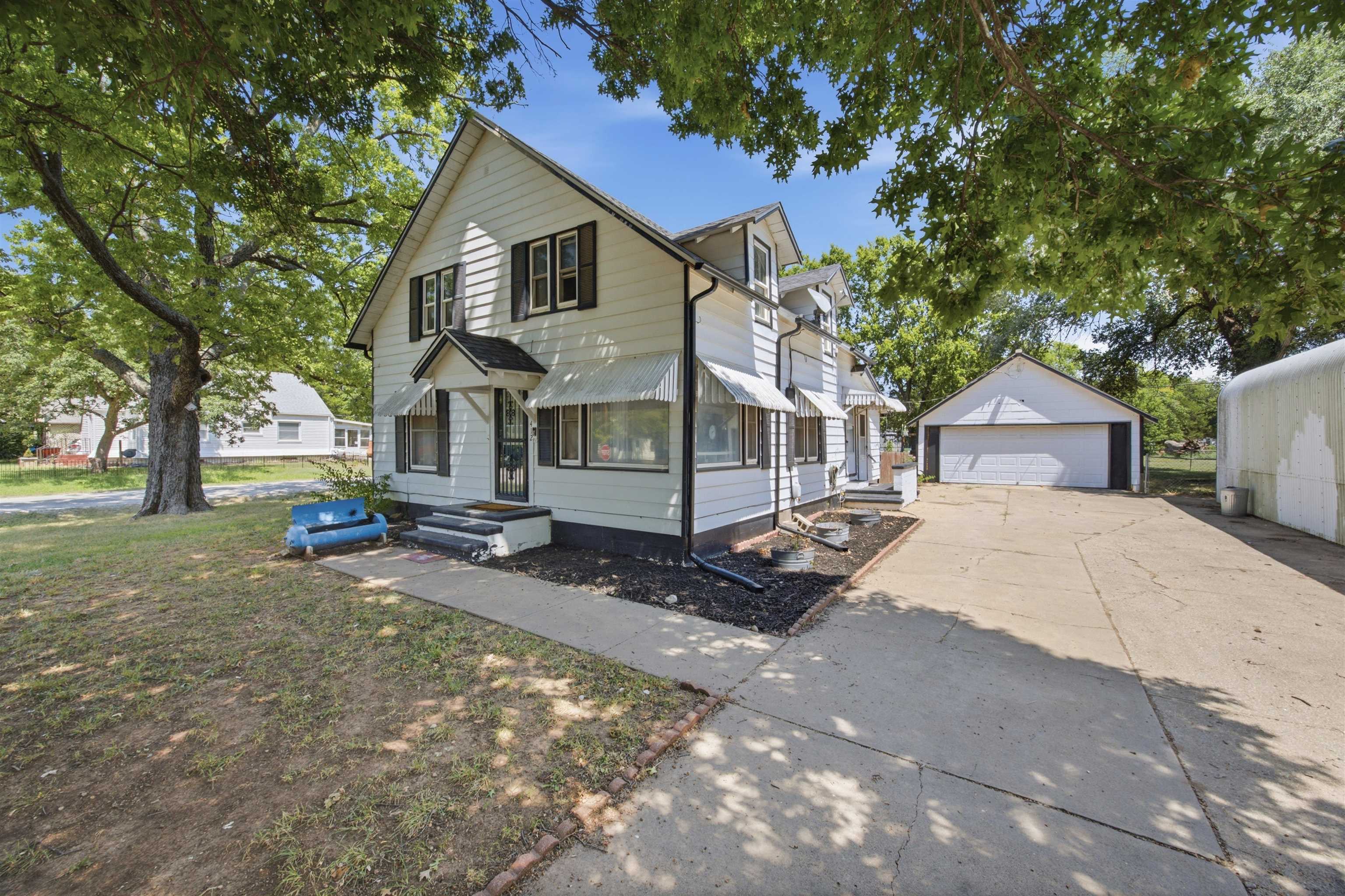 412 N Olive Property Photo 2