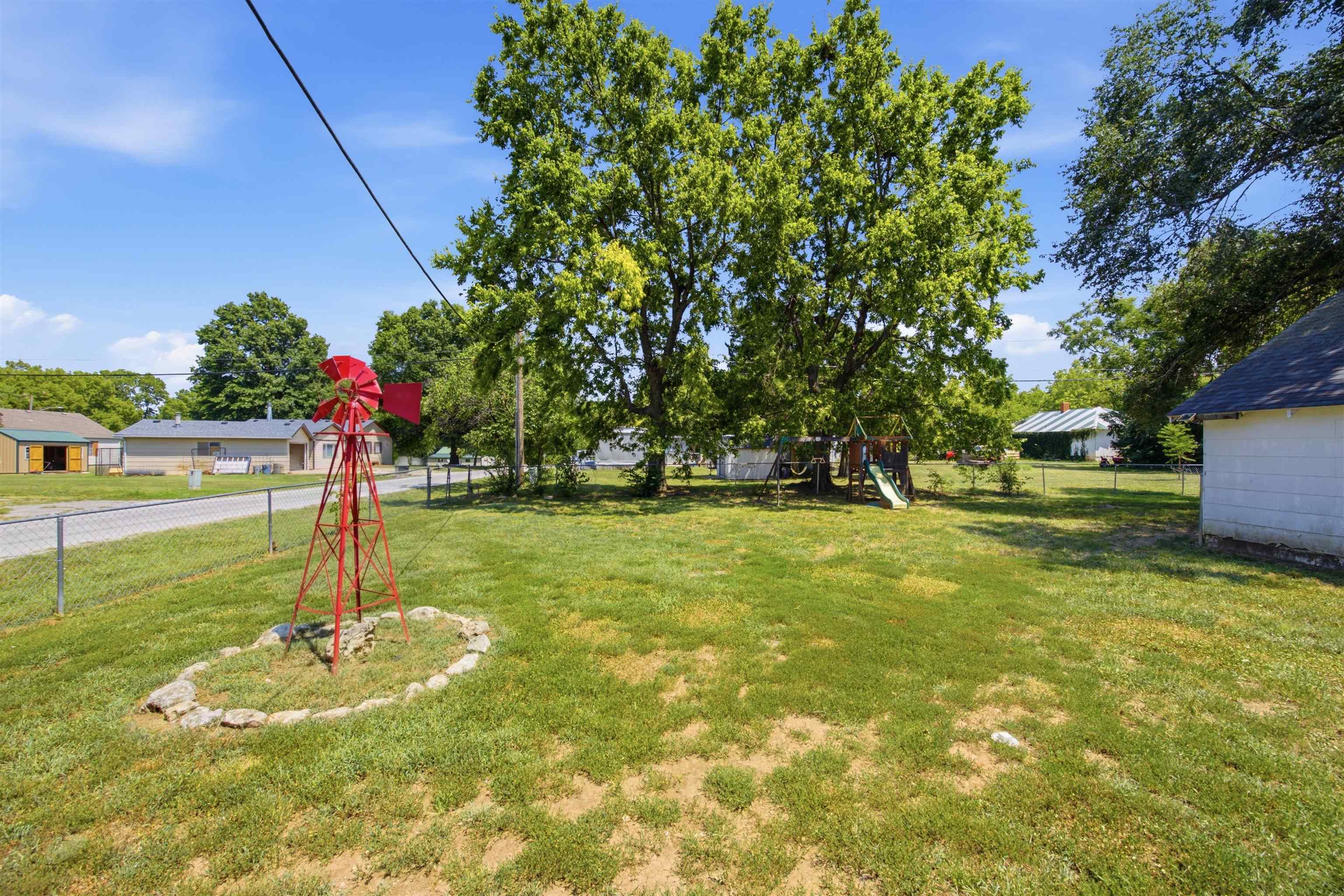412 N Olive Property Photo 29