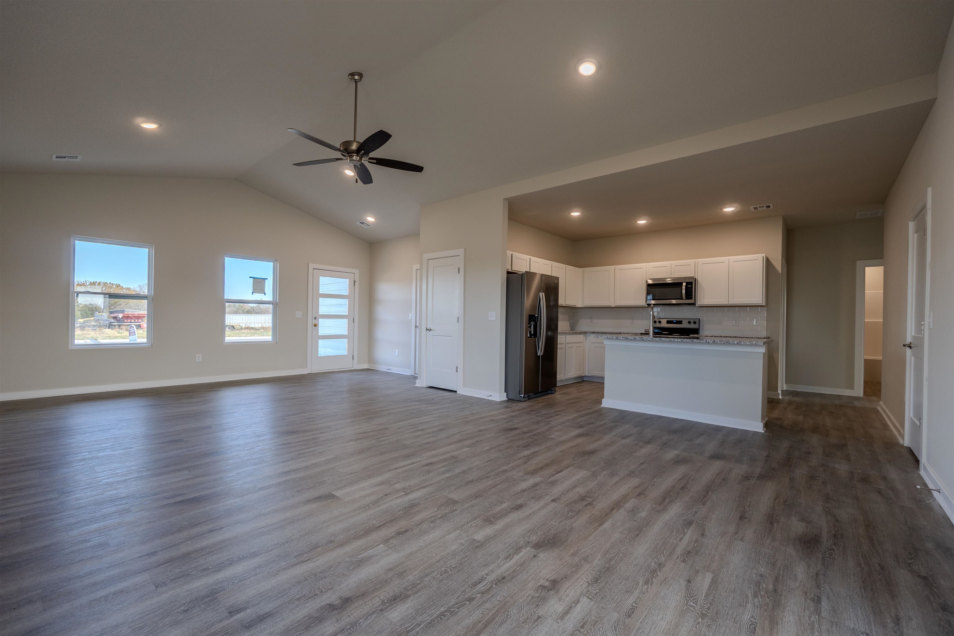 2222 S Vintage Dr Property Photo 4