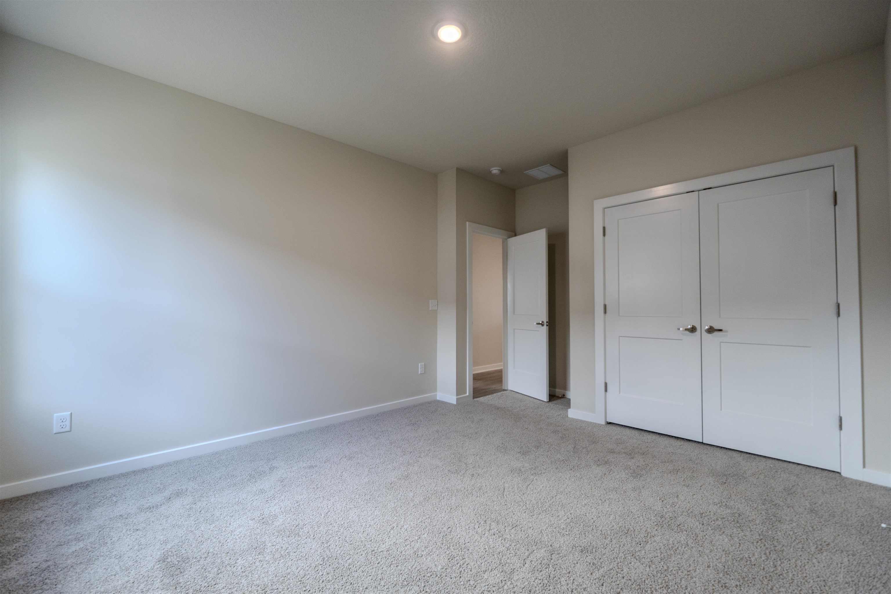 2222 S Vintage Dr Property Photo 7