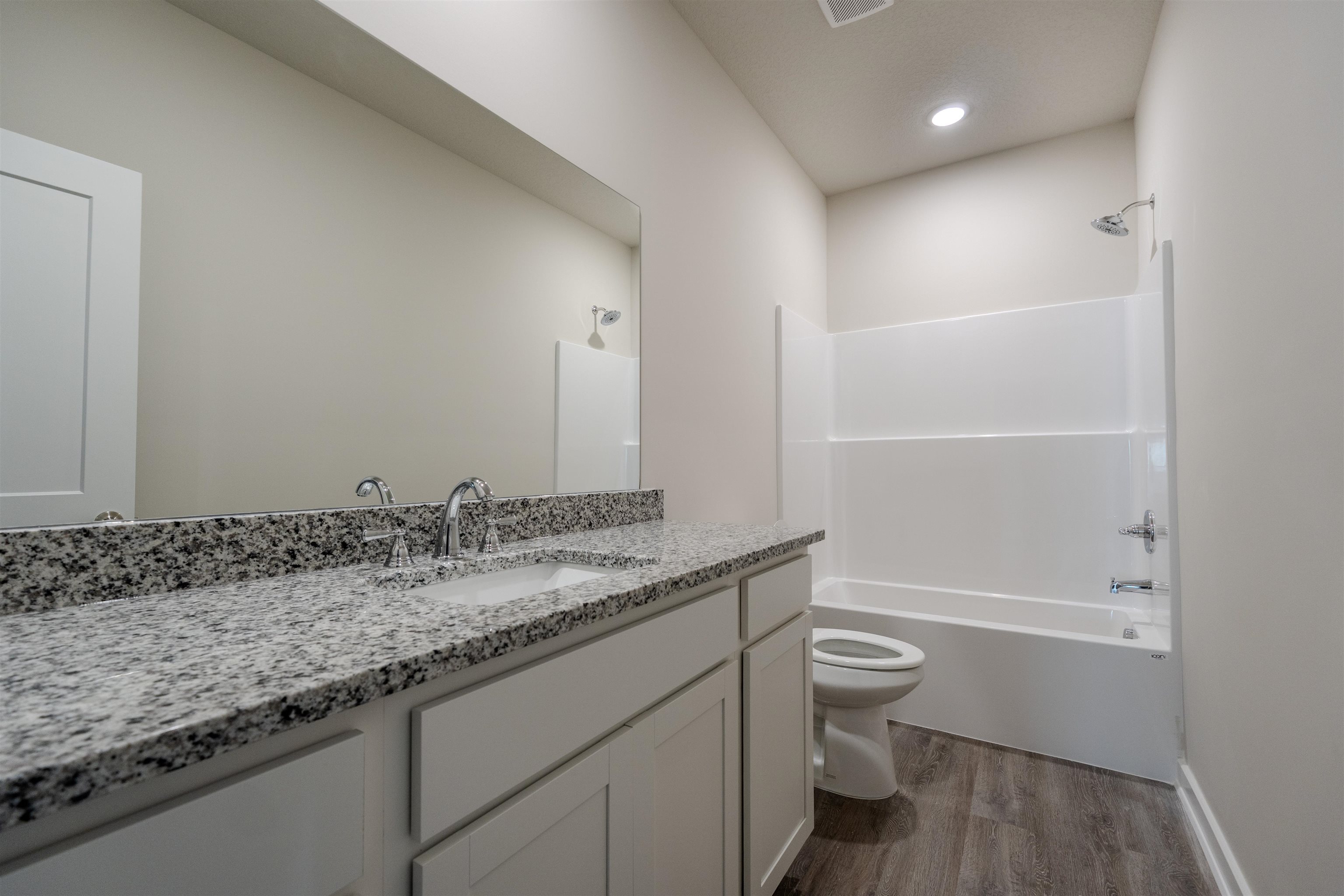 2222 S Vintage Dr Property Photo 9