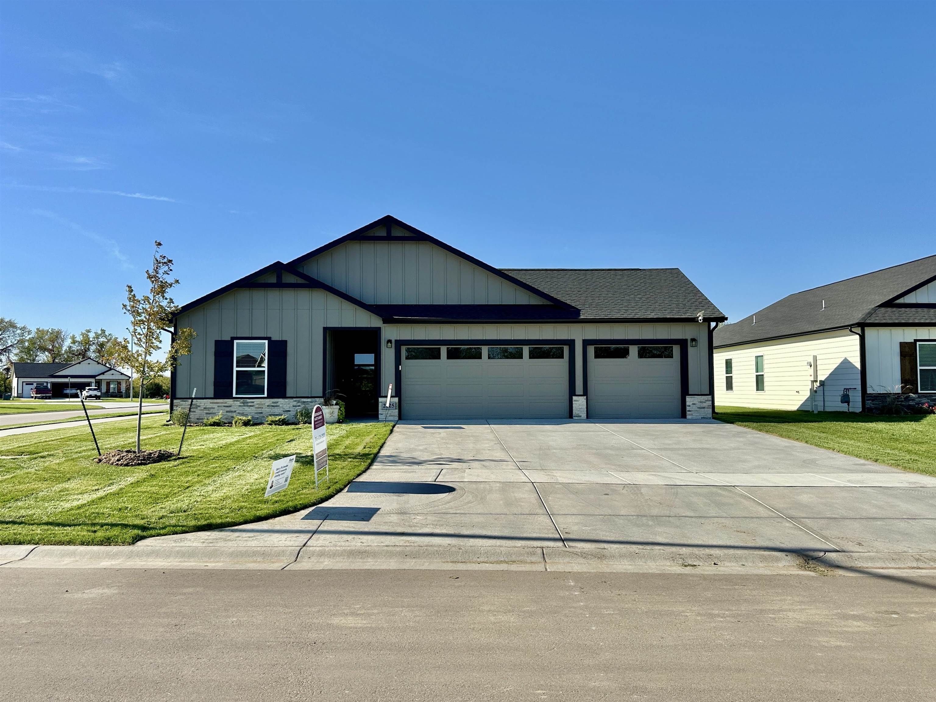 2225 S Monticello Pl Property Photo 1