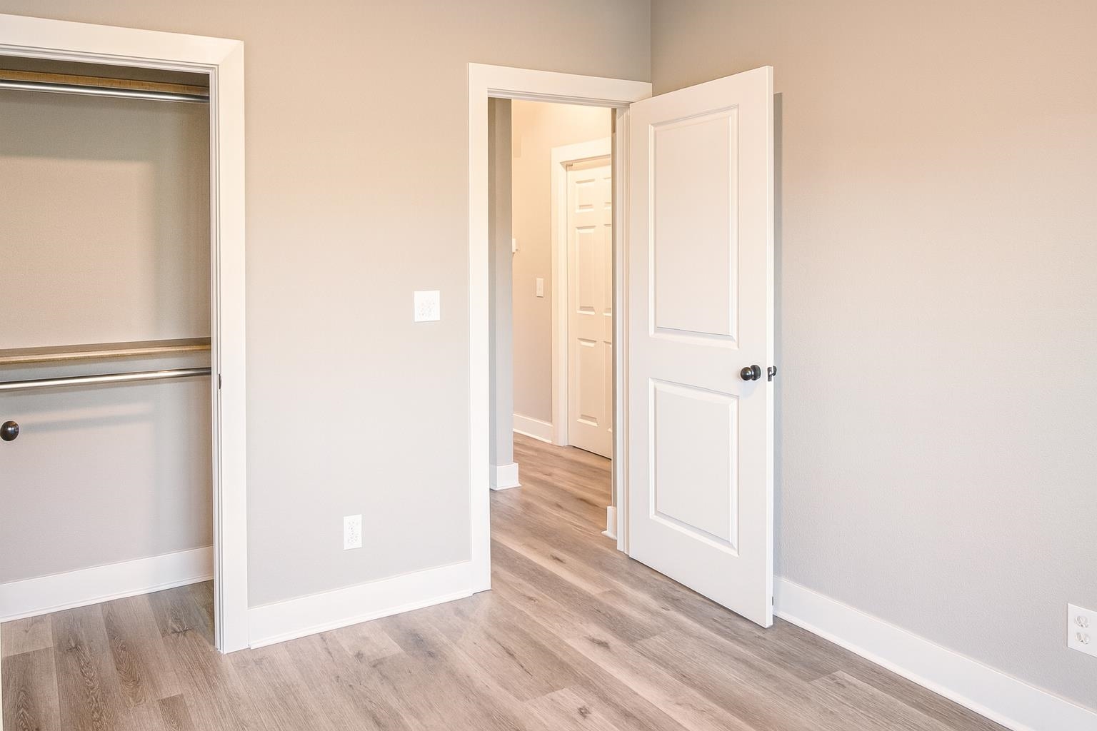 6820-6822 W White Pine Street Property Photo 13