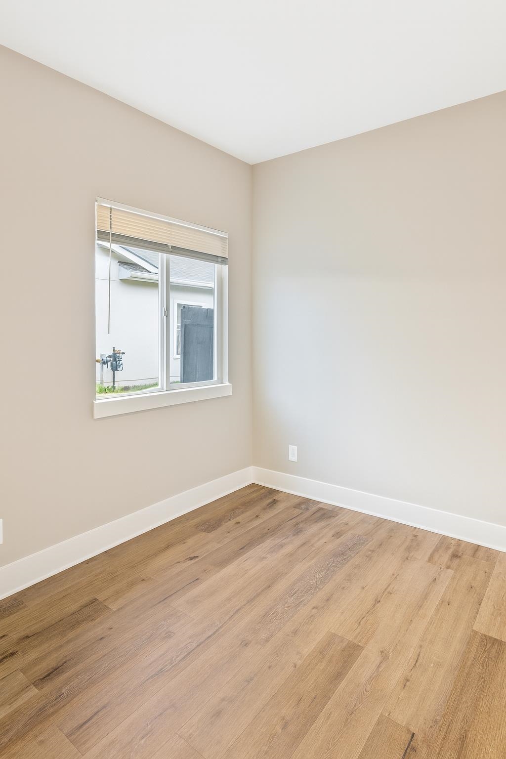 6820-6822 W White Pine Street Property Photo 14