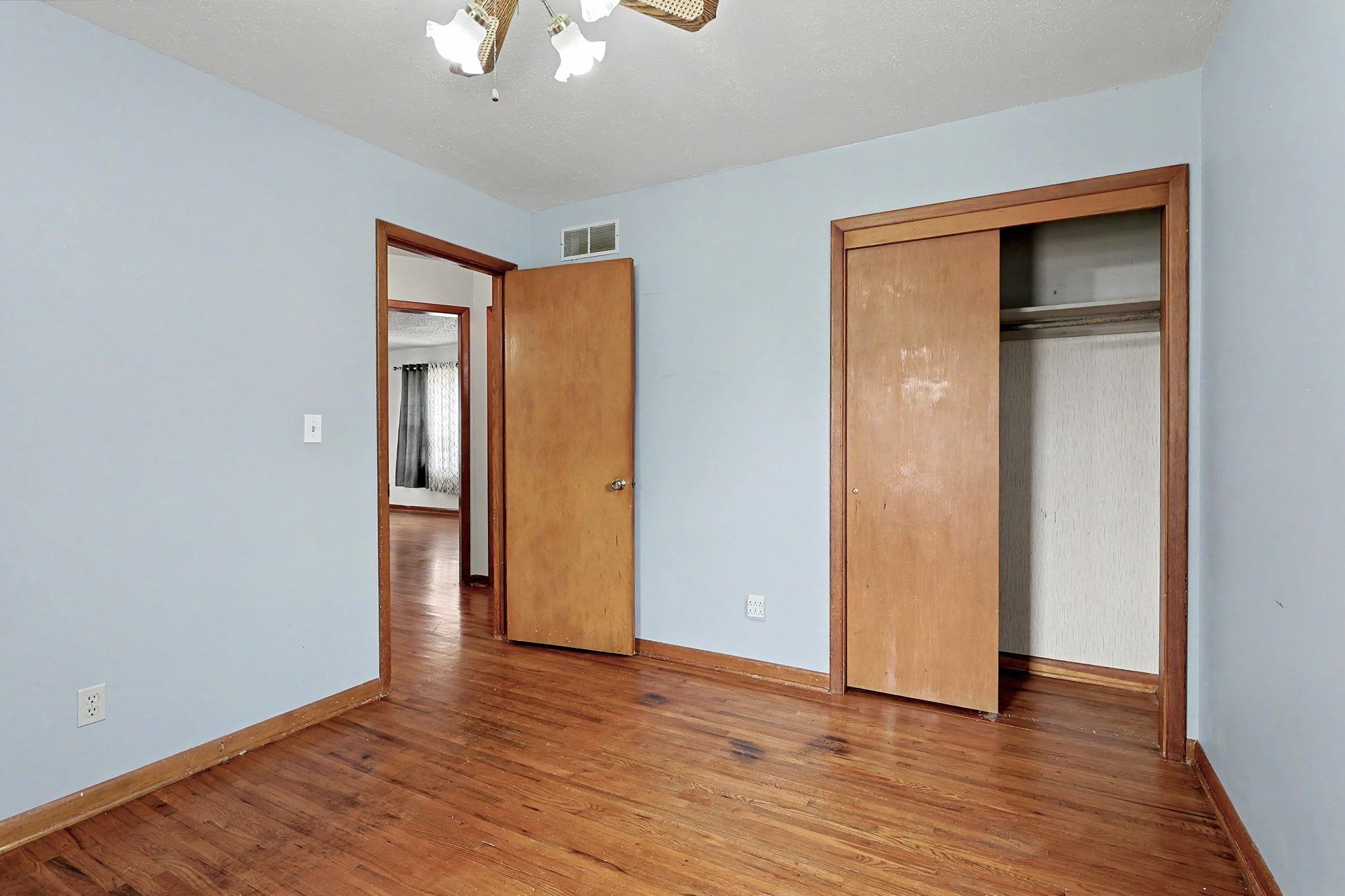 2527 W 32nd Property Photo 16