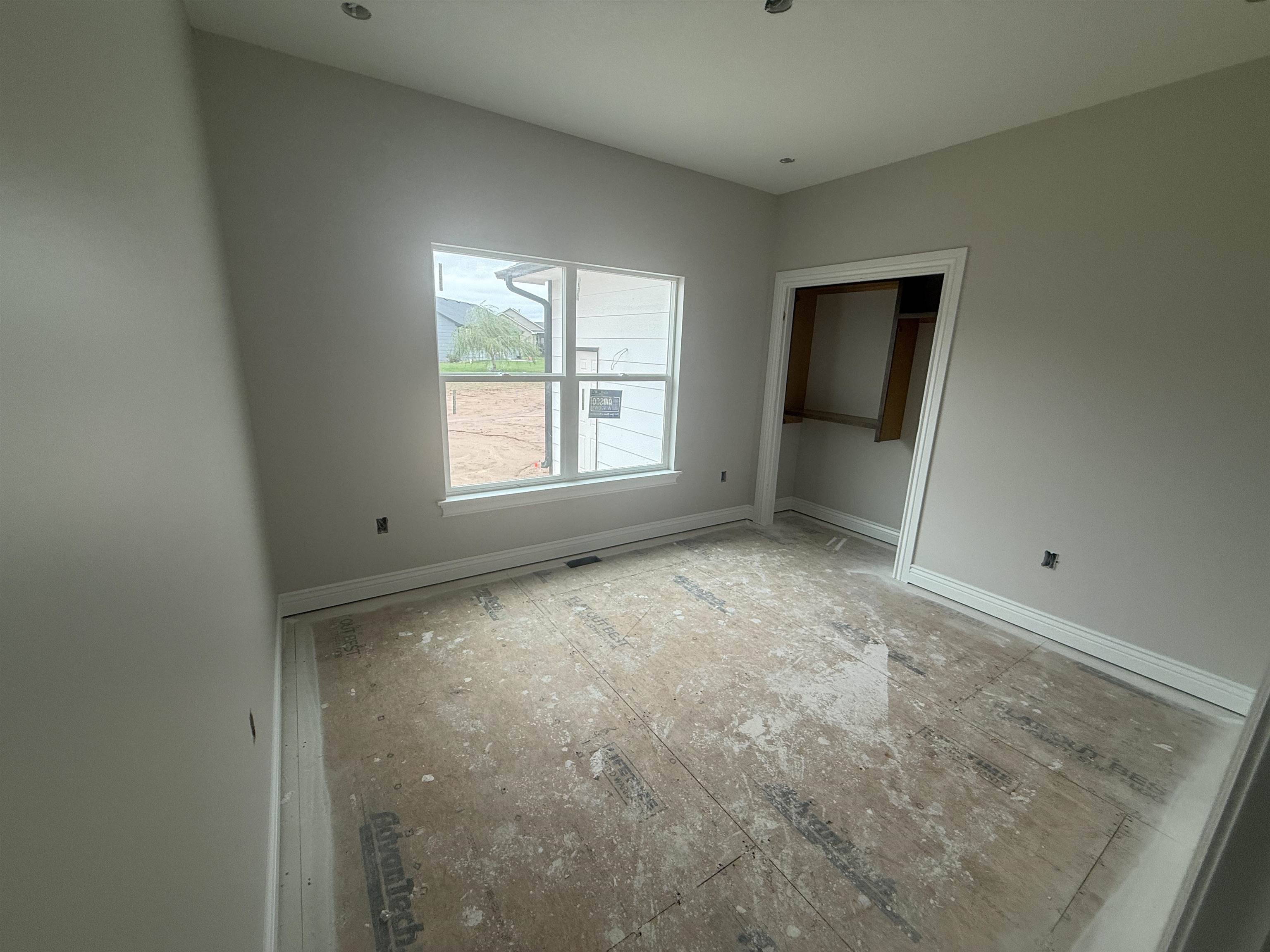 411 S Stoney Creek St Property Photo 4