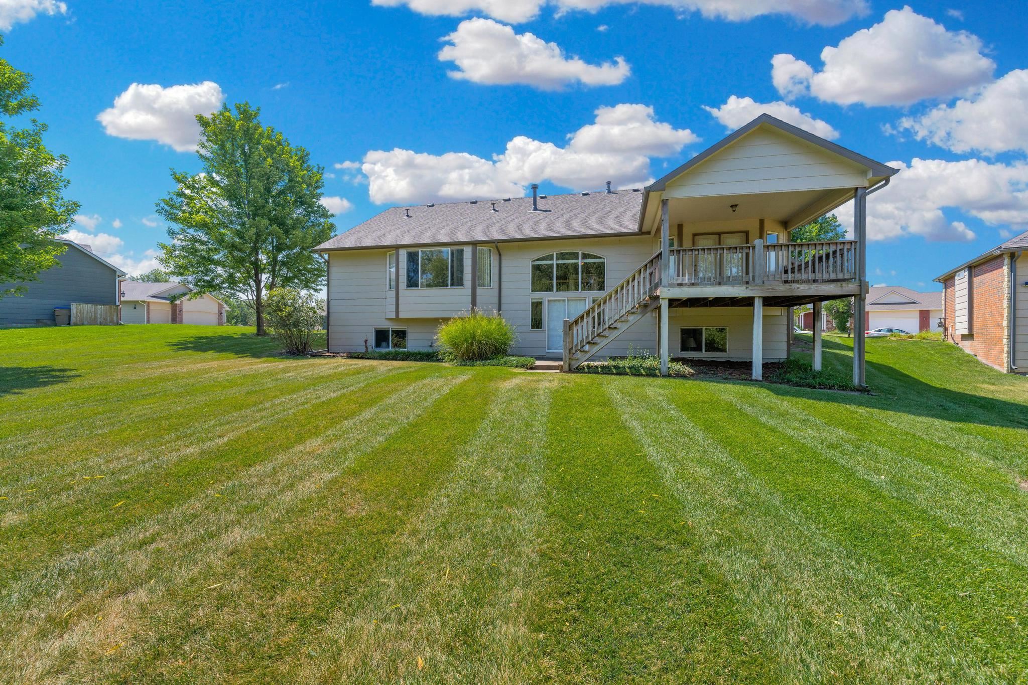 14302 E Twinlake Dr Property Photo 4