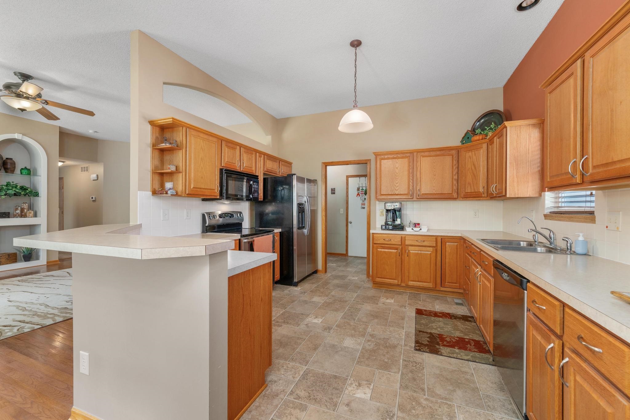 14302 E Twinlake Dr Property Photo 13