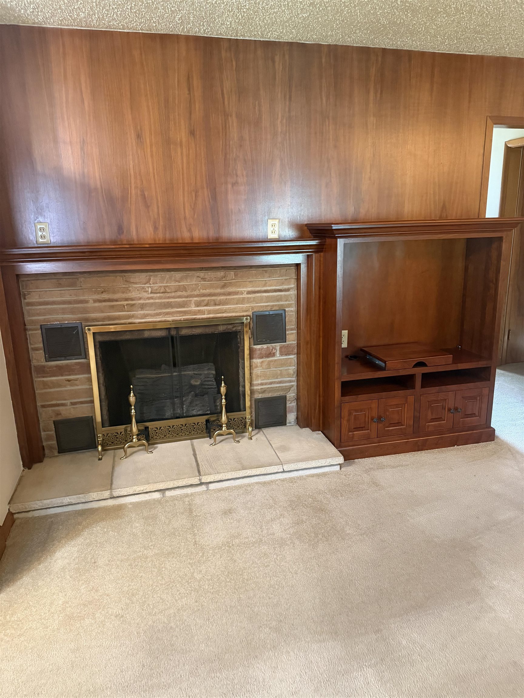 130 N Residence Property Photo 2