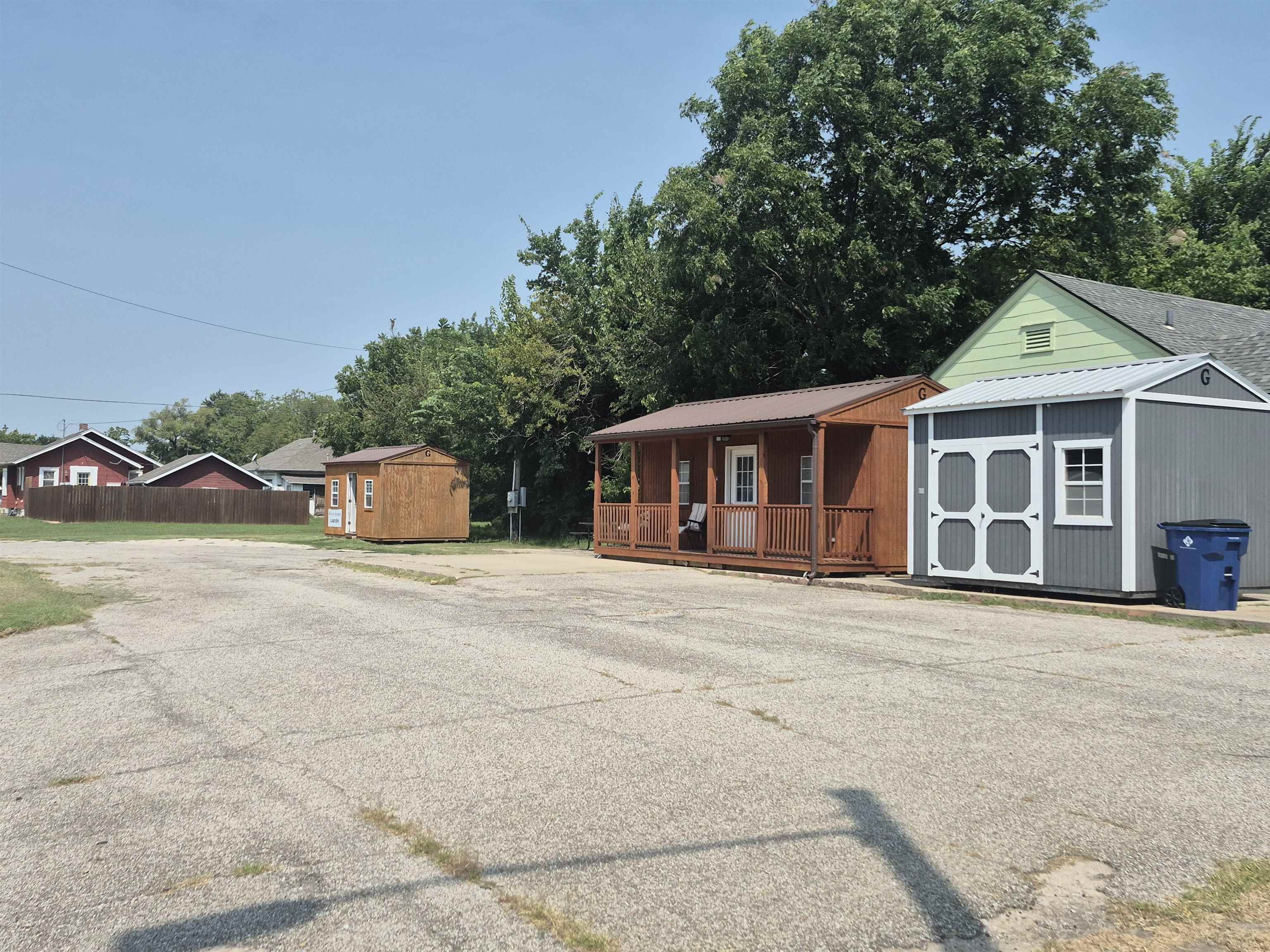 200 W River St. Property Photo 16