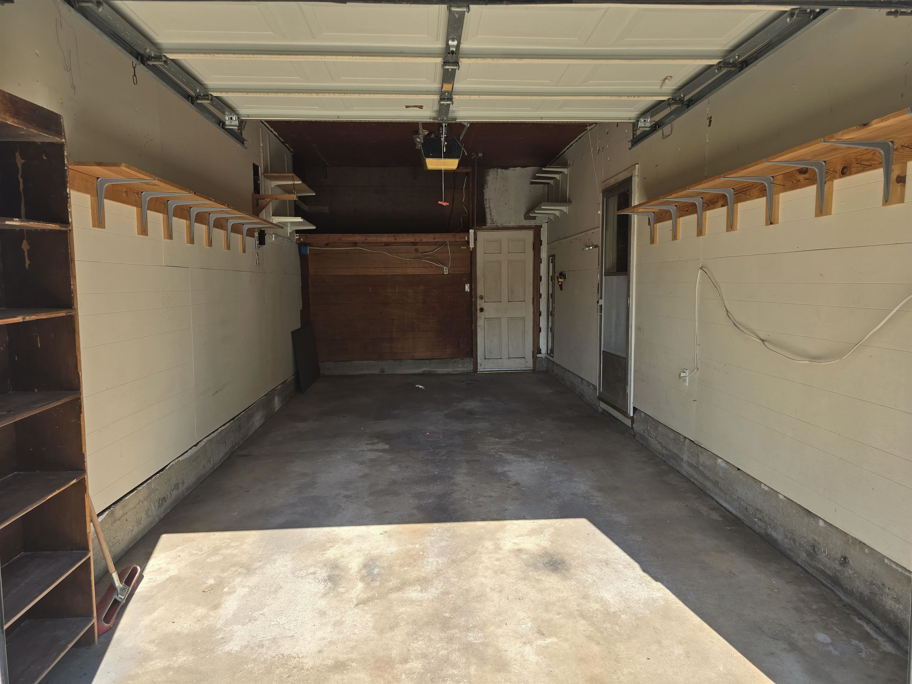 2618 N Athenian Property Photo 8