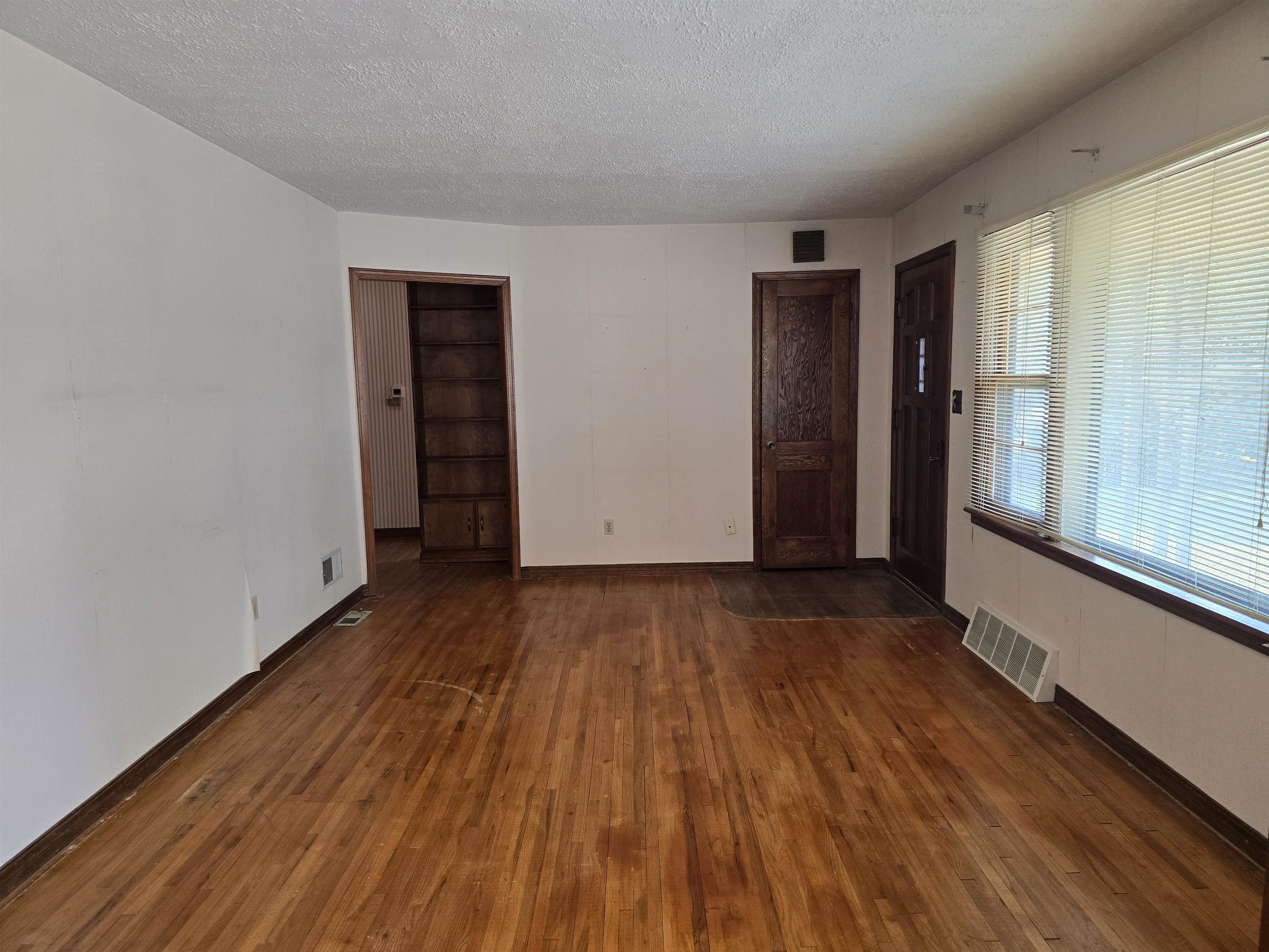 2618 N Athenian Property Photo 11