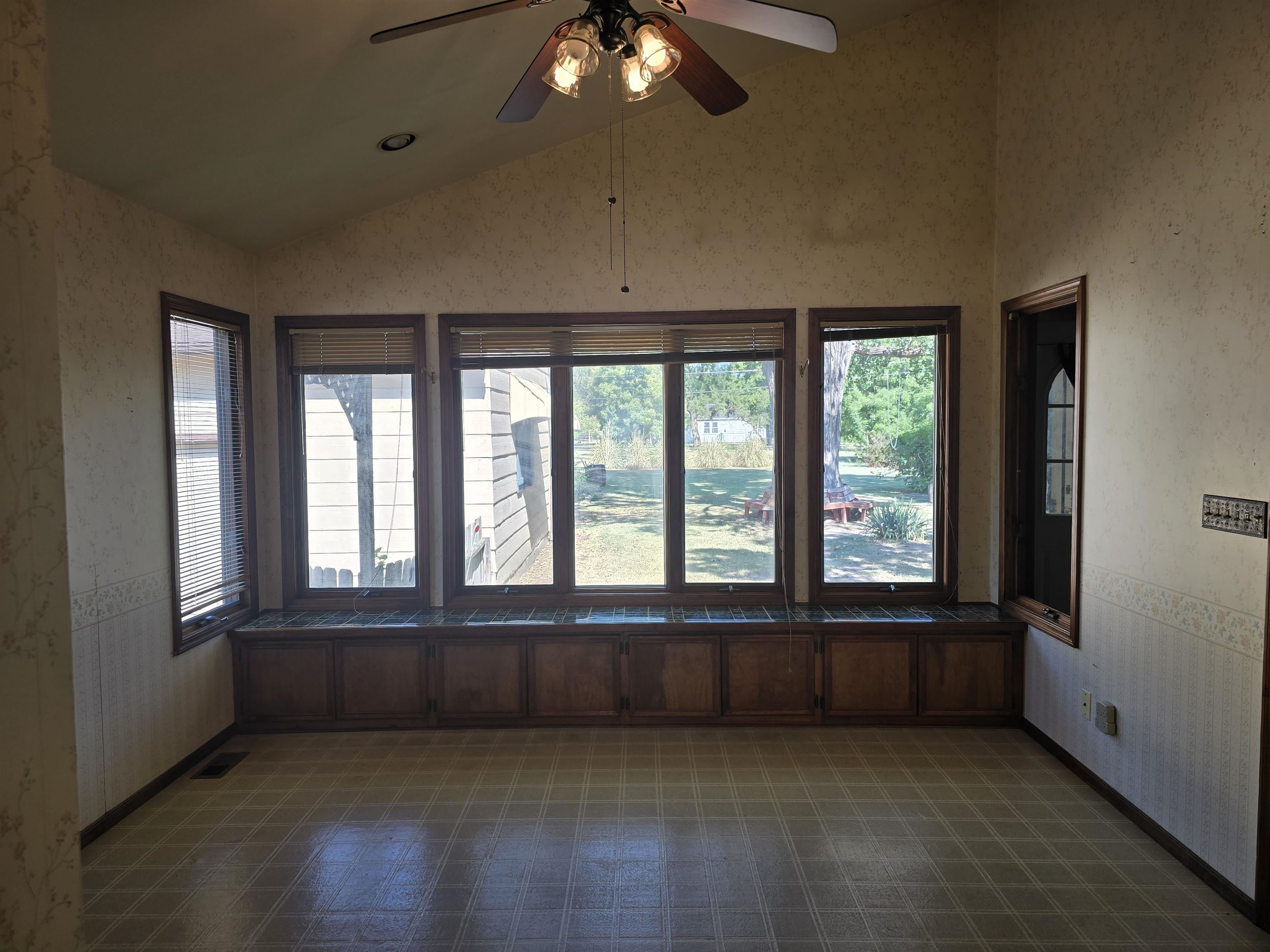 2618 N Athenian Property Photo 14