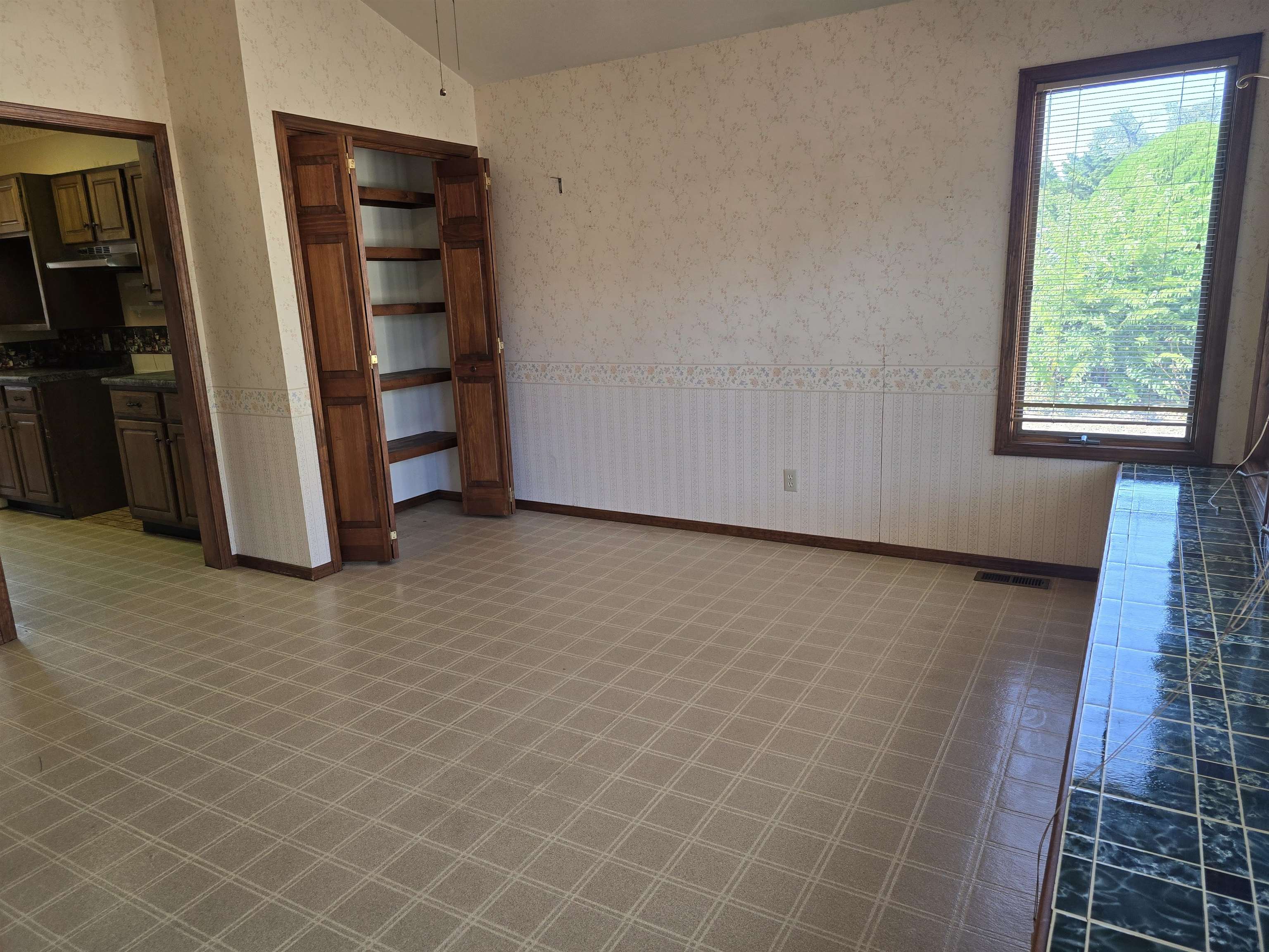 2618 N Athenian Property Photo 15