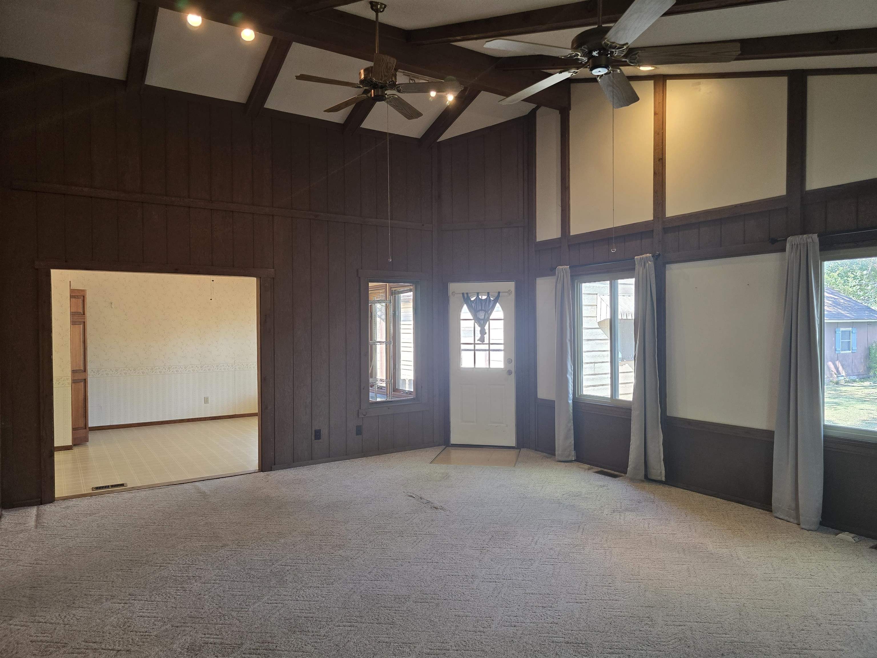 2618 N Athenian Property Photo 17